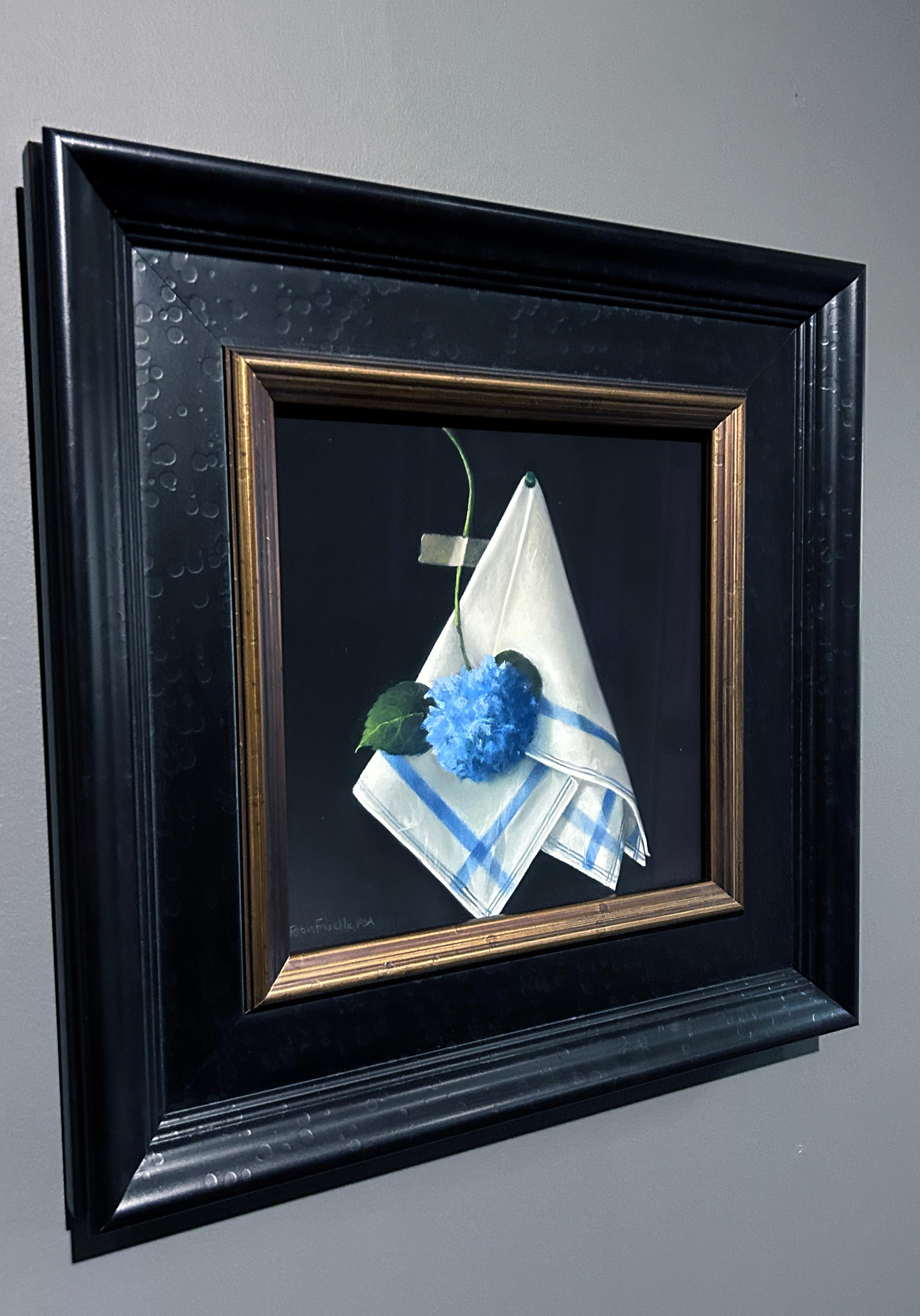 Robin Frisella, „Hanging in There“, 10x10 Blaues Hydrangea-Stillleben in Pastell (Schwarz), Still-Life Painting, von Robin Frisella PSA-MP, IAPS/MC