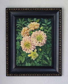 "Dahlias in Bloom" (2024) par Robin Hextrum, peinture à l'huile originale sur panneau