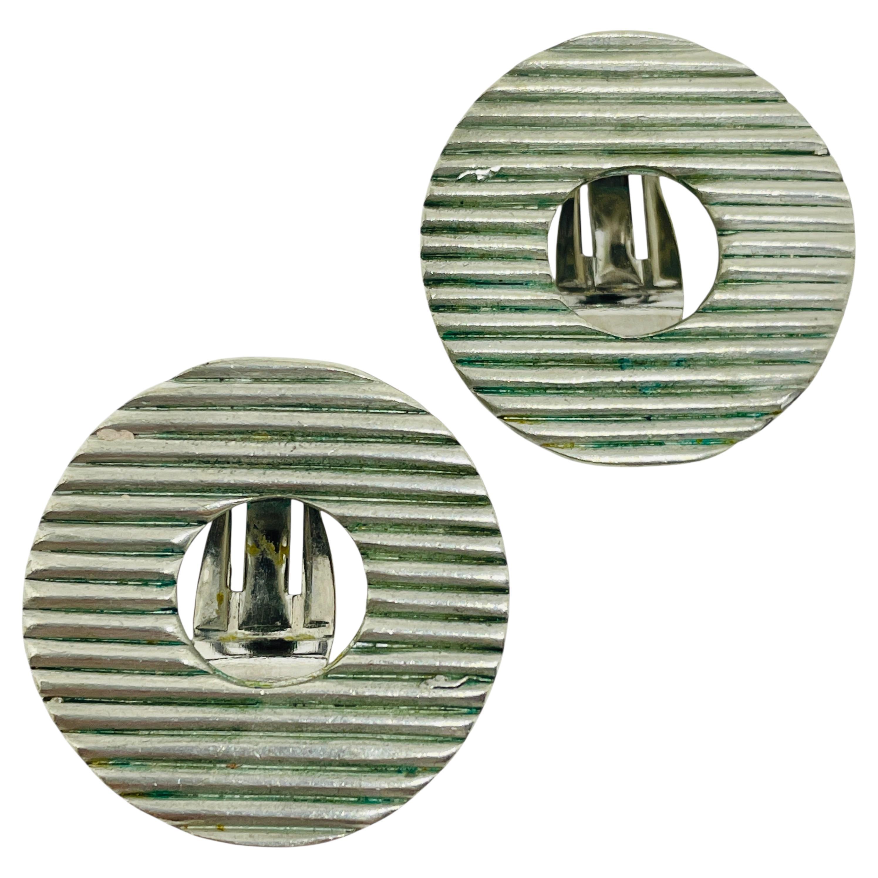 ROBIN KAHN 83 signed vintage silver tone modernist designer clip earrings For Sale
