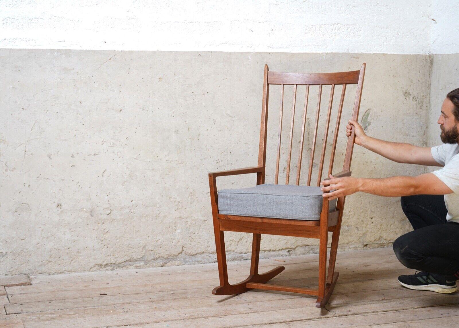 Robin Nance fauteuil à bascule en teck mi-siècle, années 1960 en vente 5