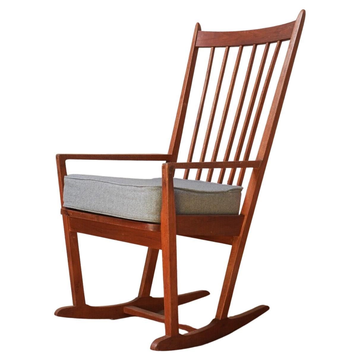 Robin Nance fauteuil à bascule en teck mi-siècle, années 1960 en vente