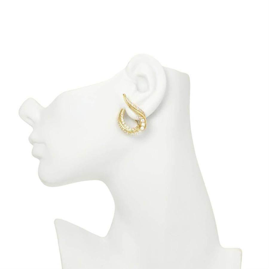 Round Cut Robin Rotenier 2.50 Carat Round Diamond Yellow Gold Swirl Clip Post Earrings For Sale