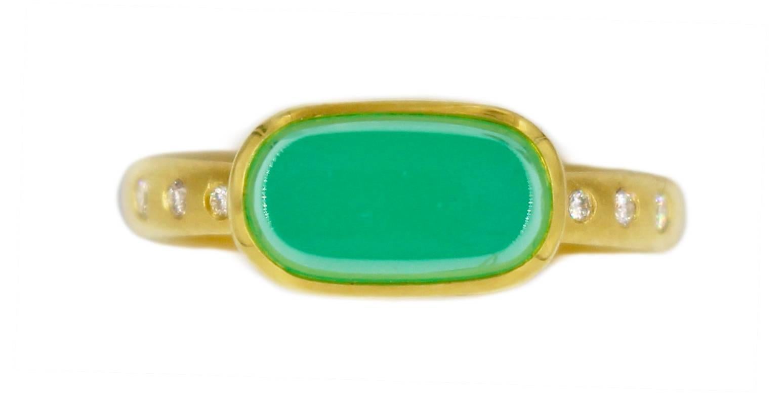 Robin Waynee Chrysoprase Oval Ring, 18 Karat Gold, Chrysoprase, Diamond For Sale 2