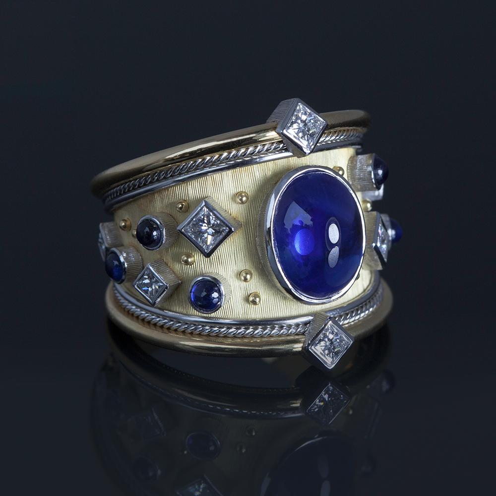 Contemporary One Of A Kind Ceylon Cabochon Sapphire Diamond Platinum 18 Karat Gold Ring For Sale