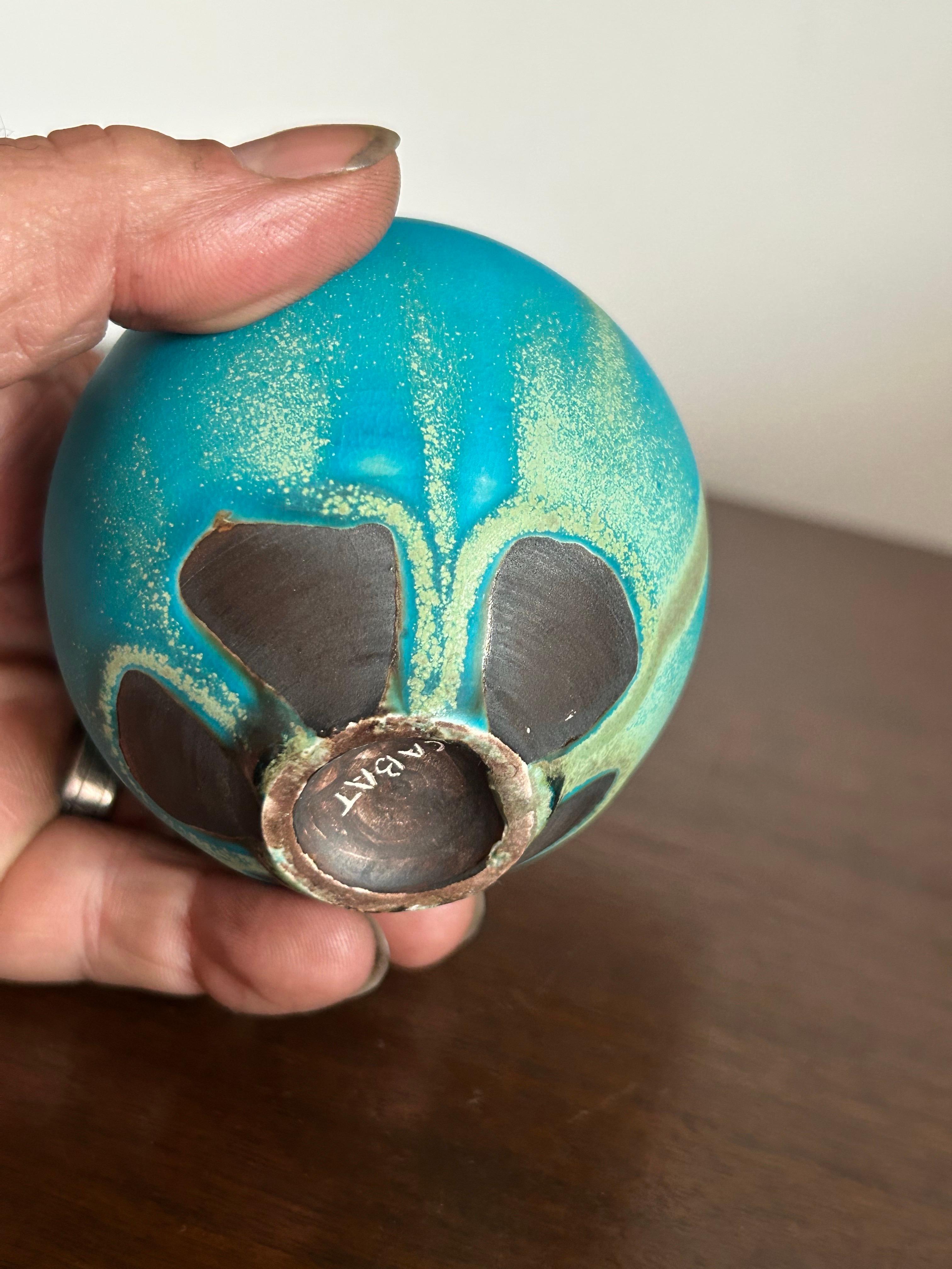 Vaso di erbacce blu Robins Egg Vase Rose Cabat in vendita 5