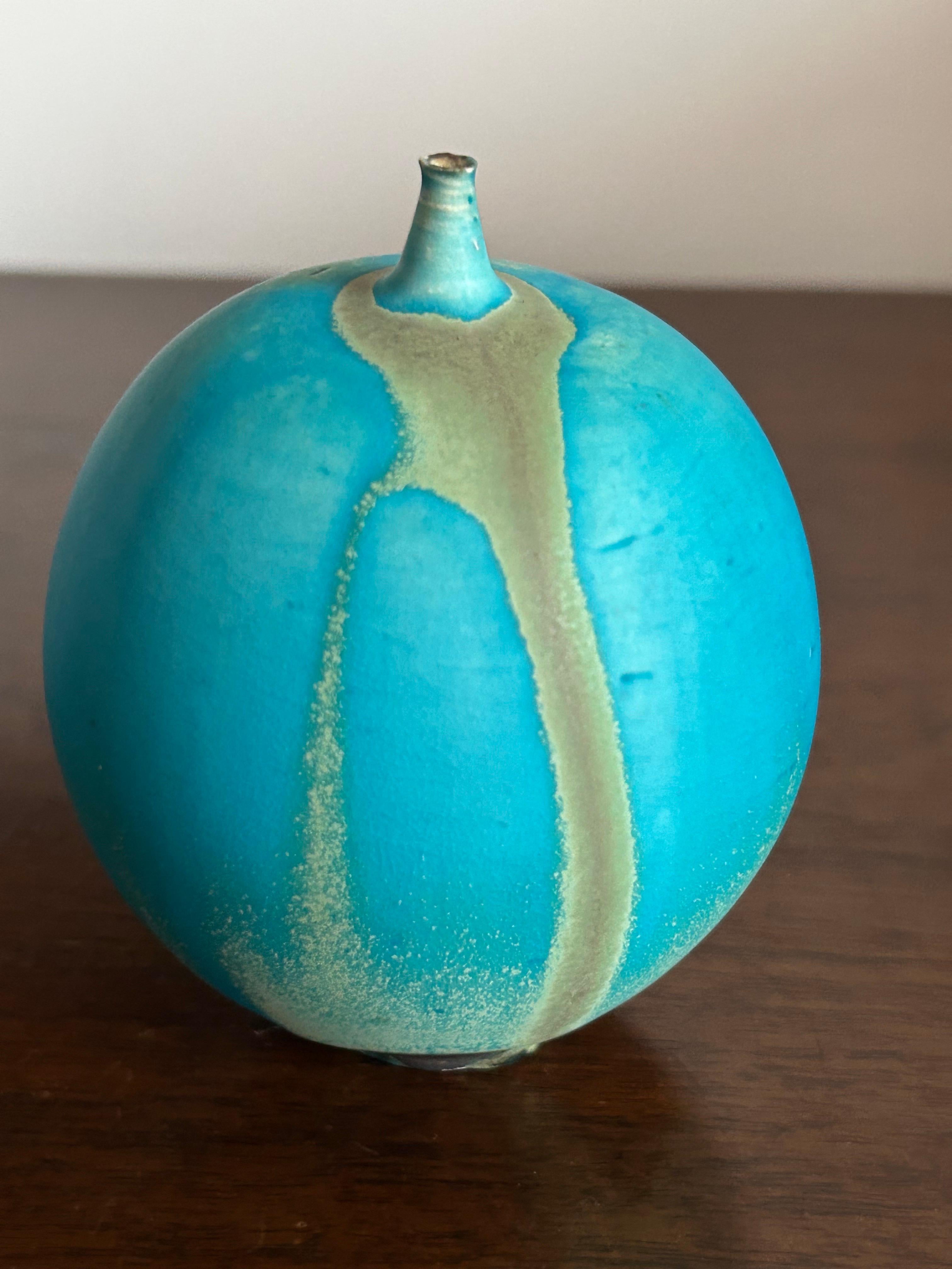 Mid-Century moderno Vaso di erbacce blu Robins Egg Vase Rose Cabat in vendita