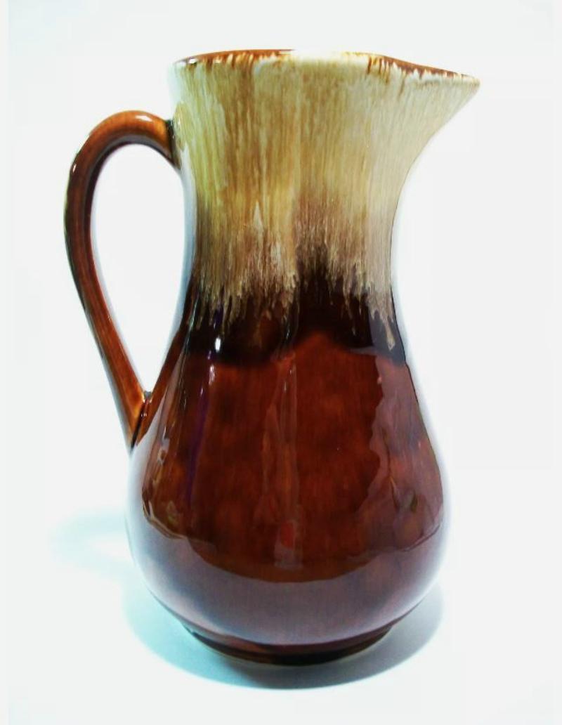 ROBINSON RANSBOTTOM POTTERY COMPANY - Pichet vintage en céramique émaillée - marque imprimée sur la base - États-Unis (Roseville - Ohio) - fin du 20e siècle.

Excellent état vintage - pas de perte - pas de dommage - pas de restauration - légères