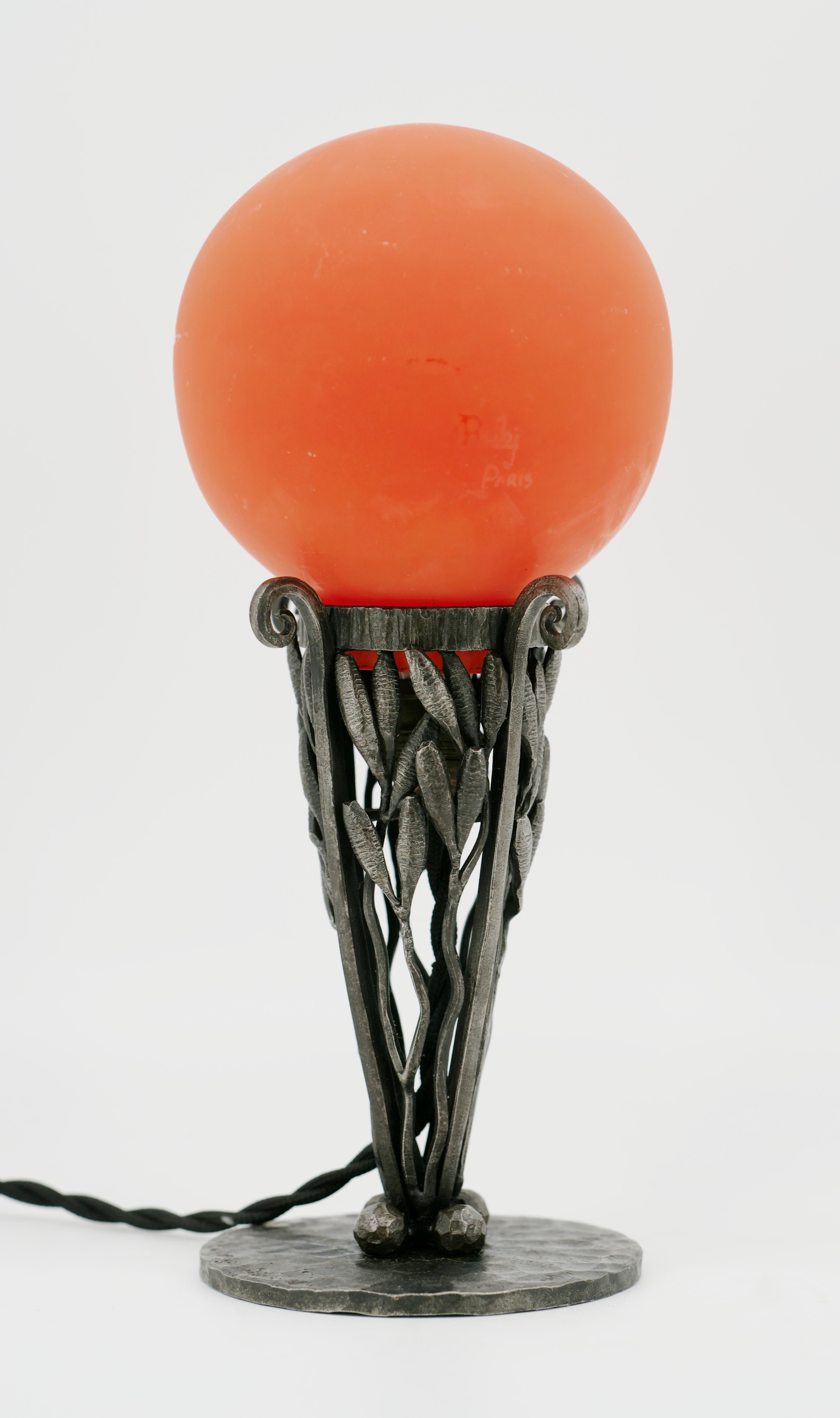 ROBJ Muller Freres Lámpara de noche / Quemador de perfume de hierro forjado, 1920 Francés en venta