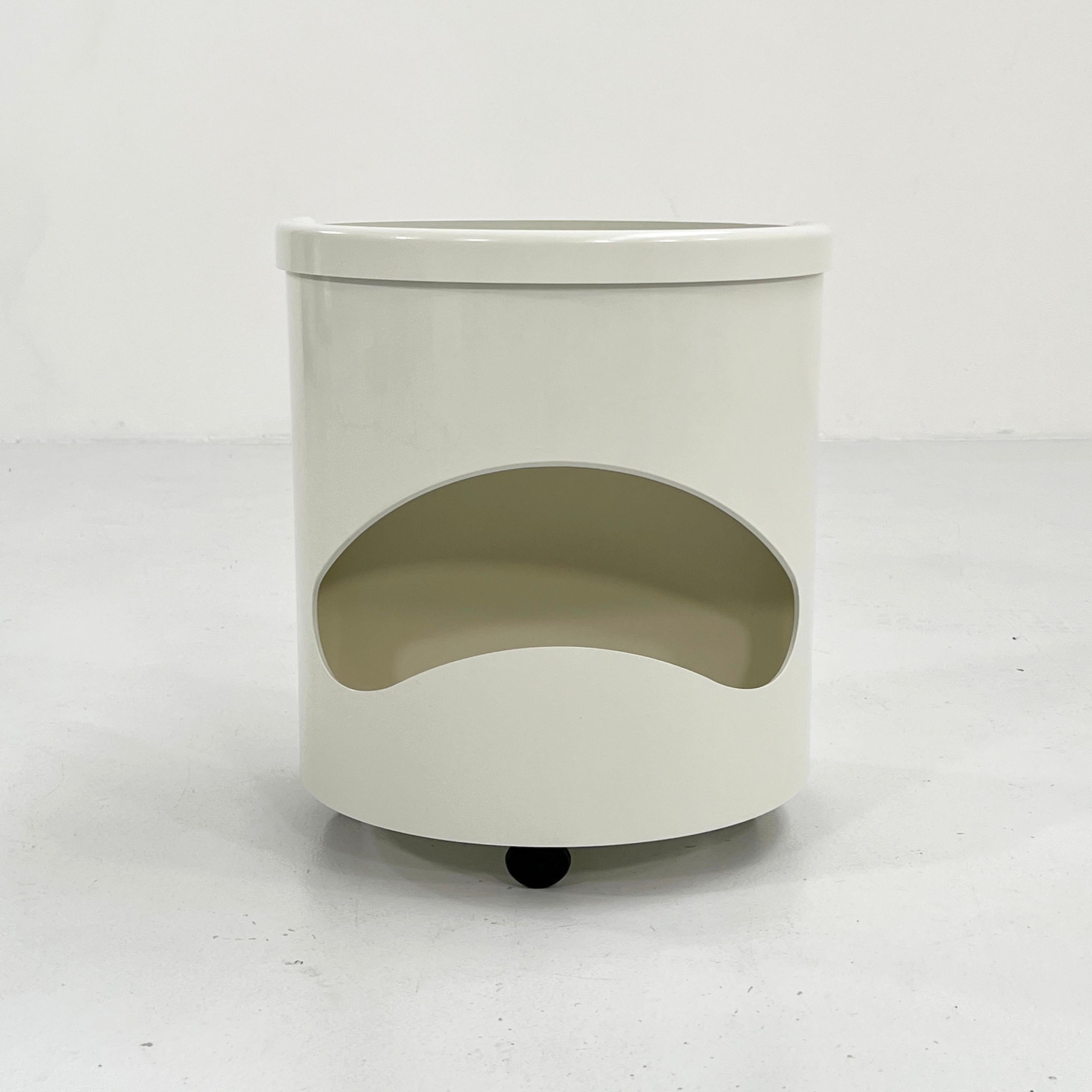 Designer - Joe Colombo
Producer - Elco
Model - Robo Side Table
Design Period - Seventies
Measurements - Width 39 cm x Depth 39 cm x Height 44 cm
Materials - Plastic
Color - White.