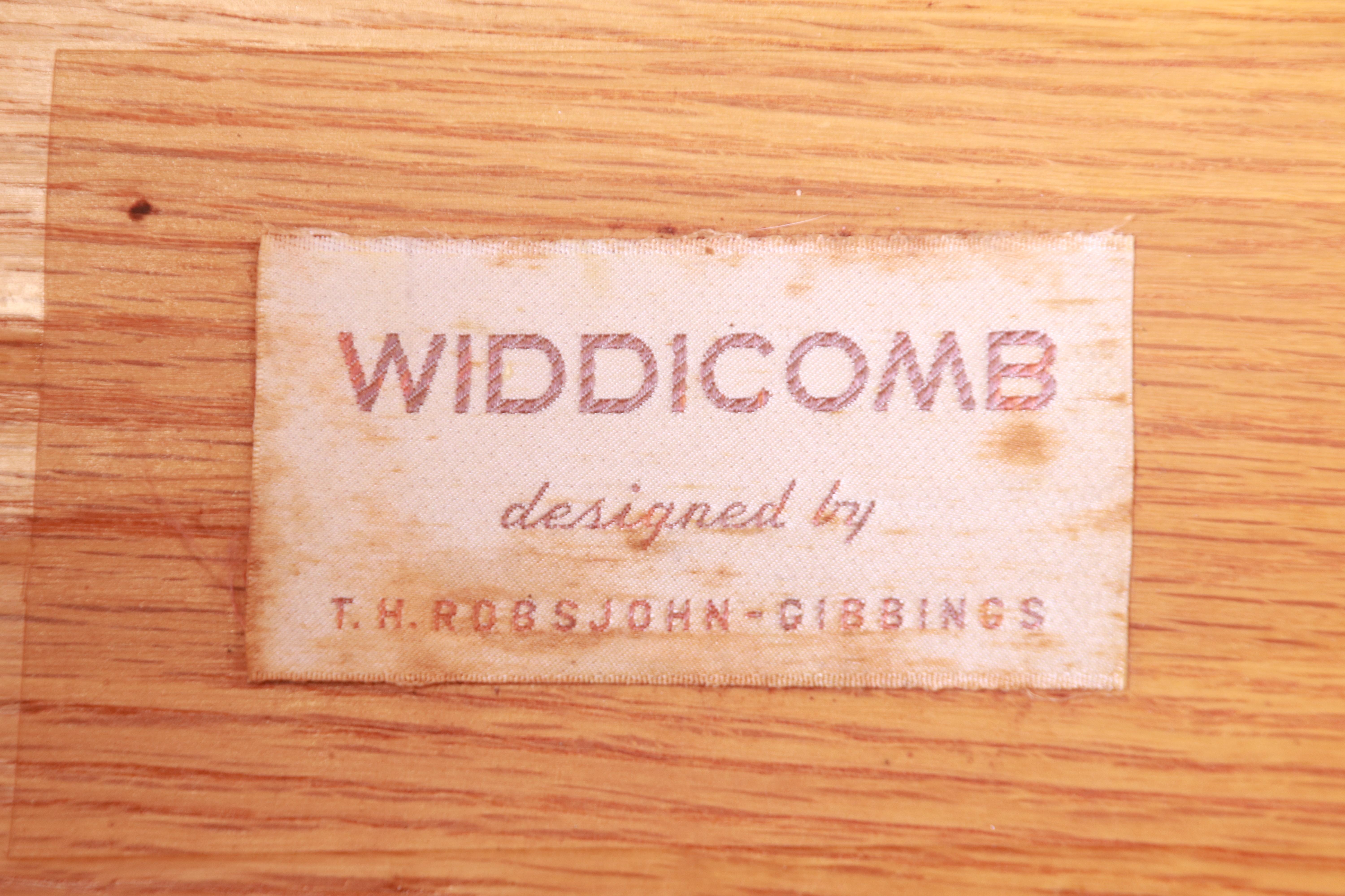 Tables de nuit laquées noires Robsjohn-Gibbings pour Widdicomb, nouvellement revernies en vente 8