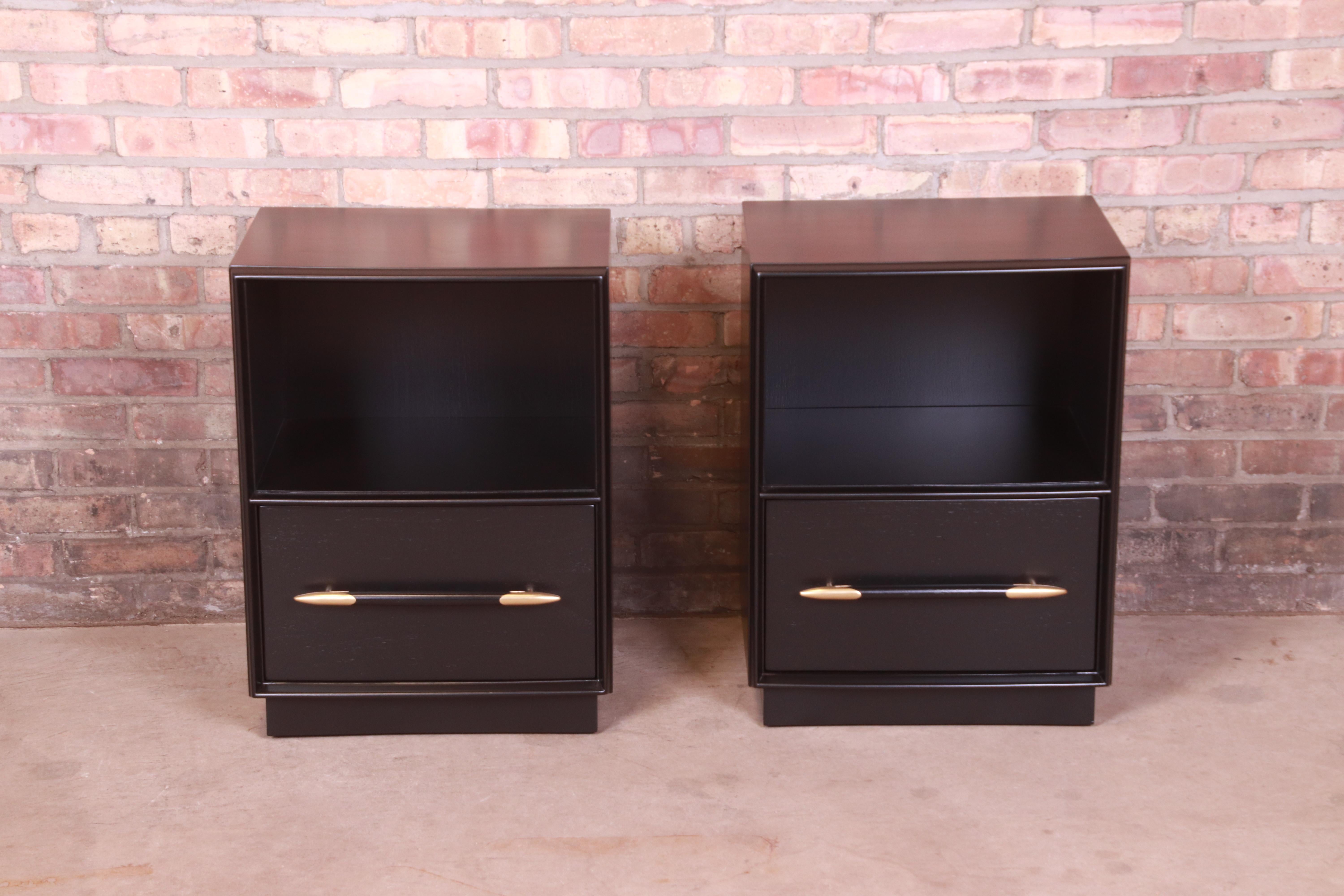 Mid-Century Modern Robsjohn-Gibbings for Widdicomb Black Lacquered Nightstands, Newly Refinished For Sale
