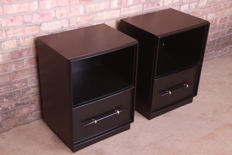 Robsjohn-Gibbings for Widdicomb Black Lacquered Nightstands, Newly Refinished In Good Condition For Sale In South Bend, IN