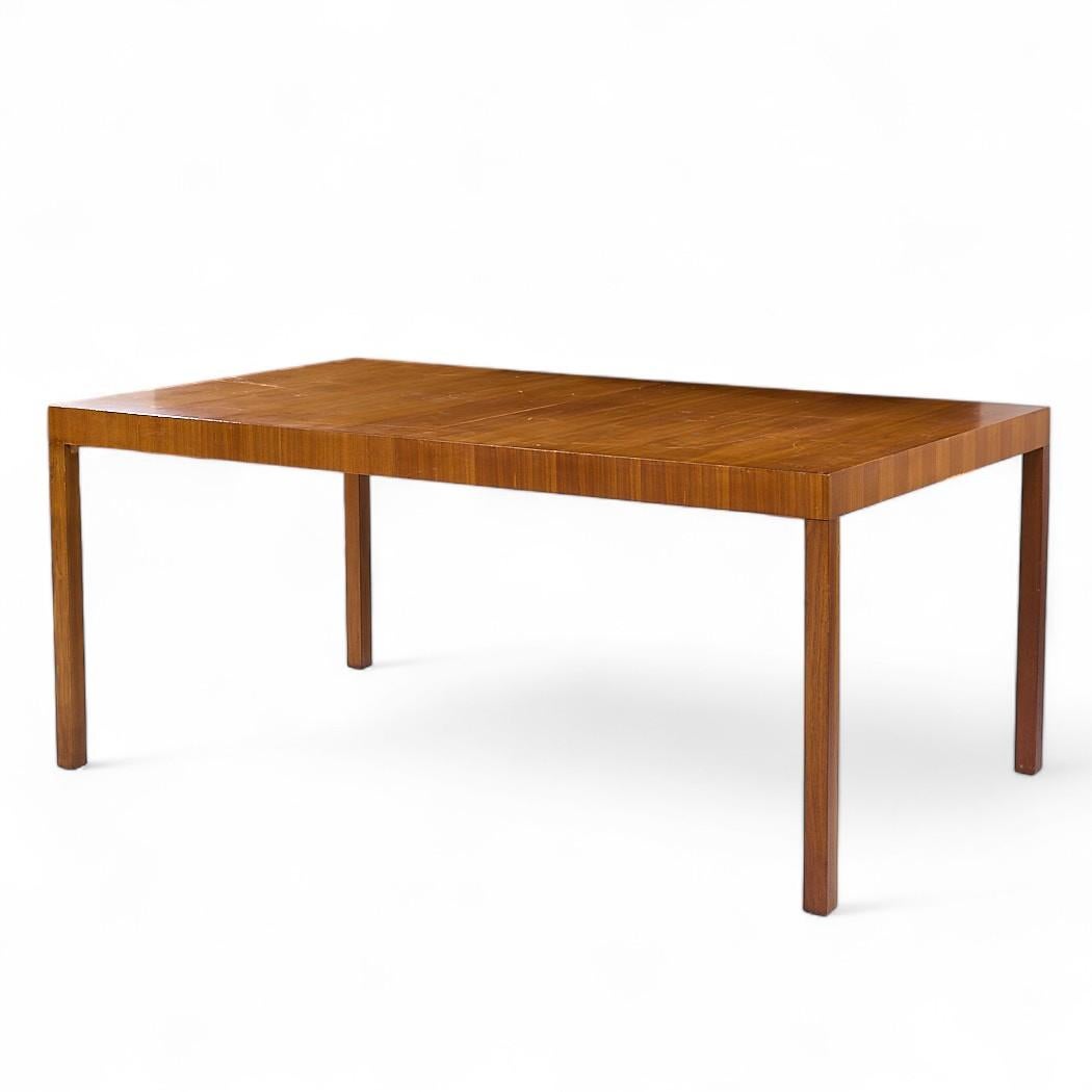 Robsjohn Gibbings per Widdicomb Constellation Tavolo da pranzo in noce con 2 foglie in vendita 1