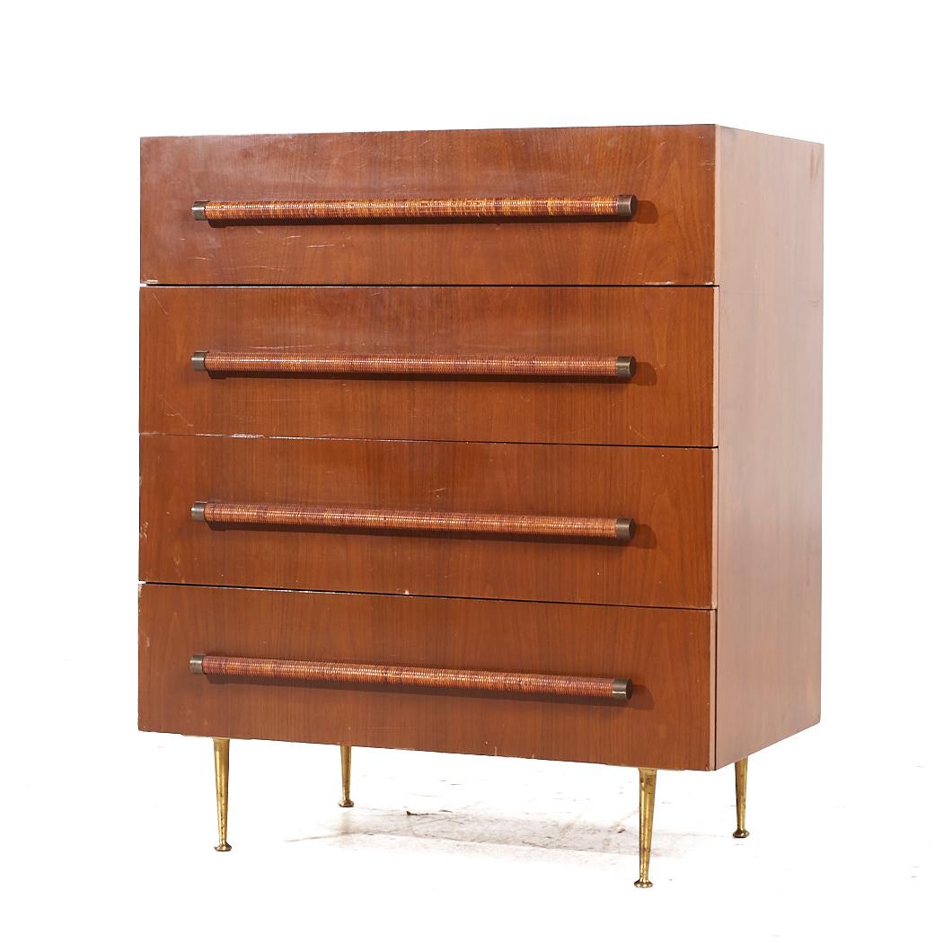 Mid-Century moderno Robsjohn Gibbings per Widdicomb MCM Comò Highboy in mogano sbiancato e canna d'ottone in vendita