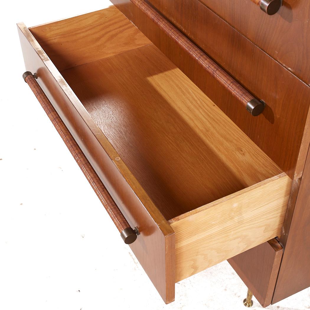 Fine XX secolo Robsjohn Gibbings per Widdicomb MCM Comò Highboy in mogano sbiancato e canna d'ottone in vendita