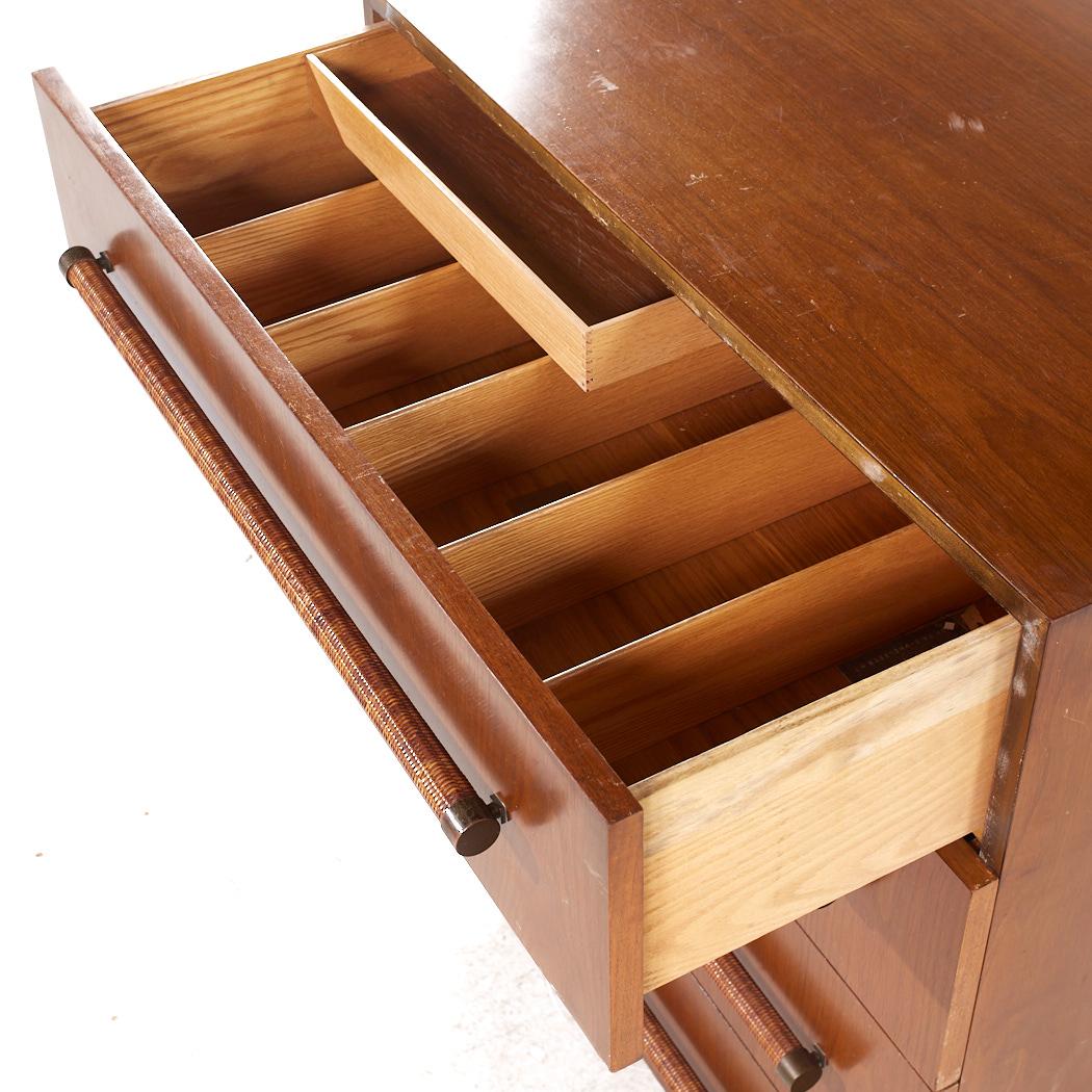 Robsjohn Gibbings per Widdicomb MCM Comò Highboy in mogano sbiancato e canna d'ottone in vendita 1
