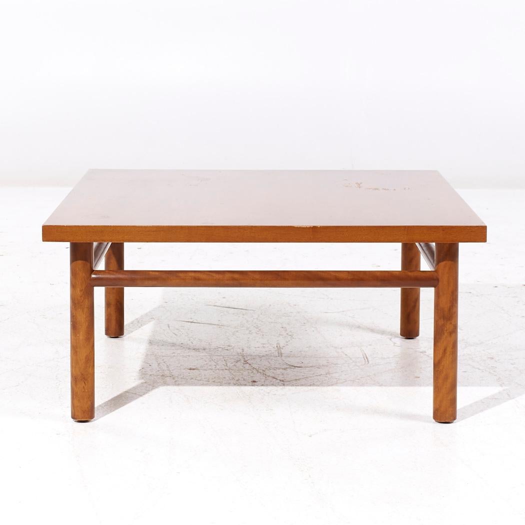 Robsjohn Gibbings for Widdicomb Mid Century Bleached Mahogany Coffee Table (table basse en acajou blanchi)

Cette table basse mesure : 32 de large x 32 de profond x 15.25 de haut

Tous les meubles peuvent être achetés dans ce que nous appelons un