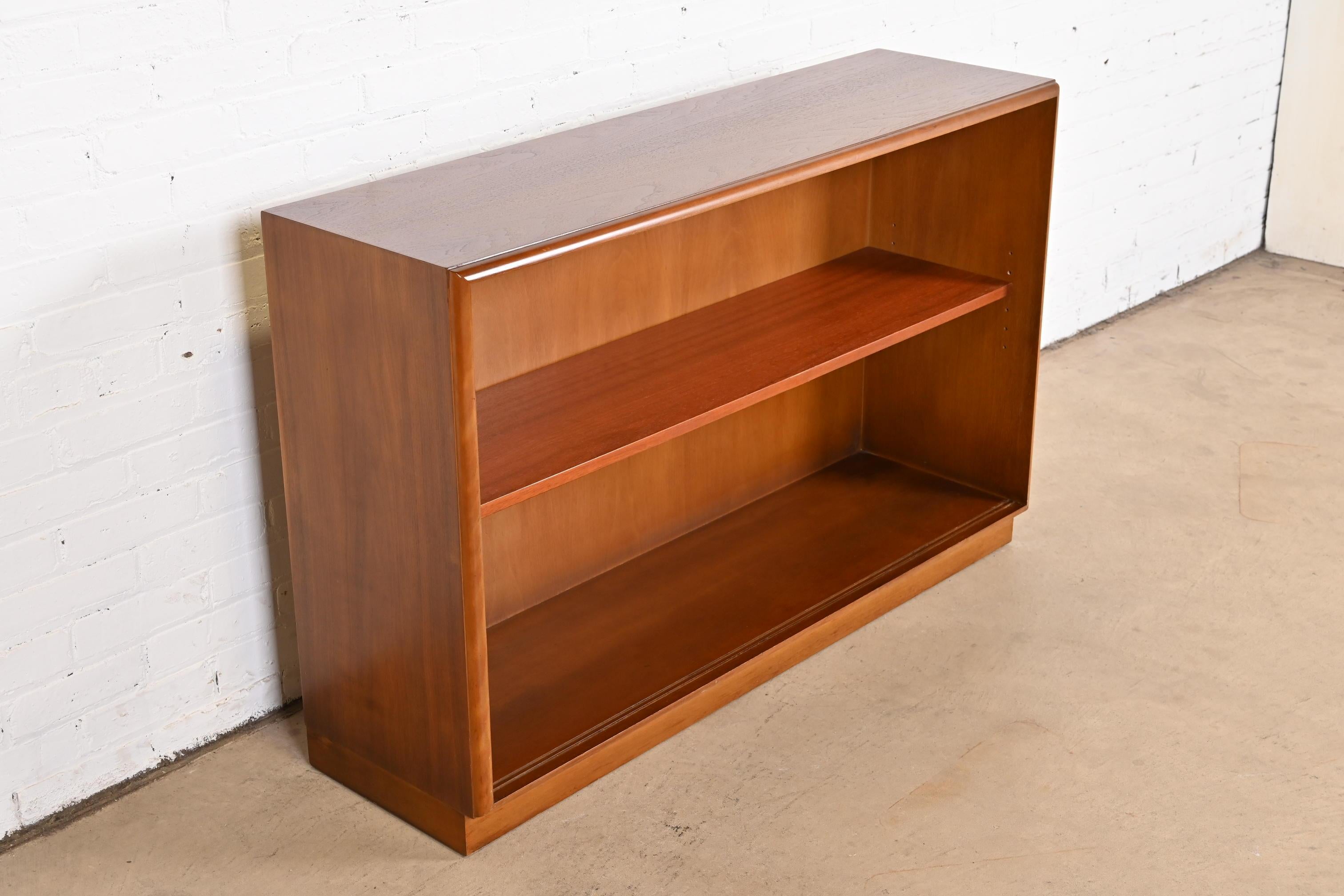 Robsjohn-Gibbings for Widdicomb Mid-Century Modern Walnut Bookcase, 1950 1