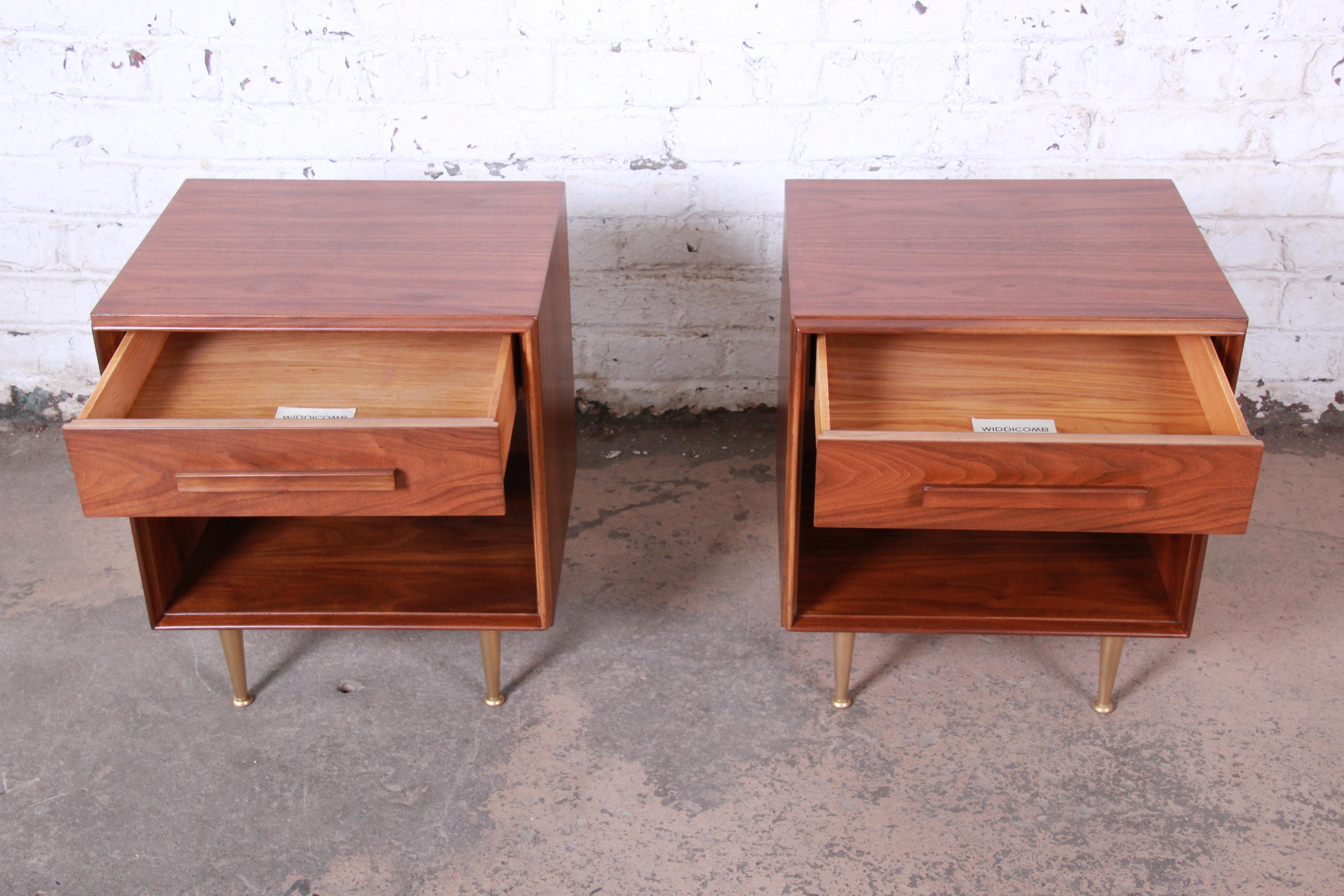 Robsjohn-Gibbings for Widdicomb Mid-Century Modern Walnut Nightstands, Pair 1