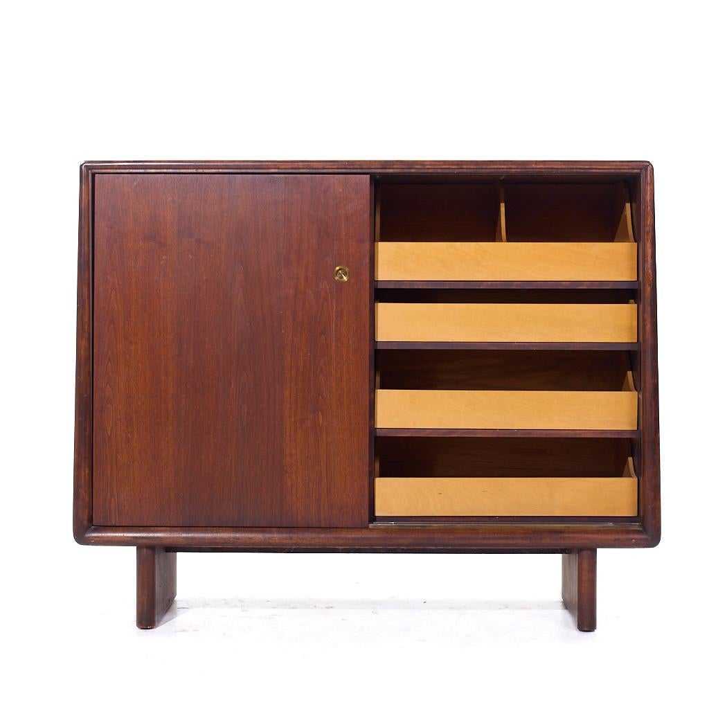 Robsjohn Gibbings for Widdicomb Mid Century Sliding Door Cabinet Credenza For Sale 4
