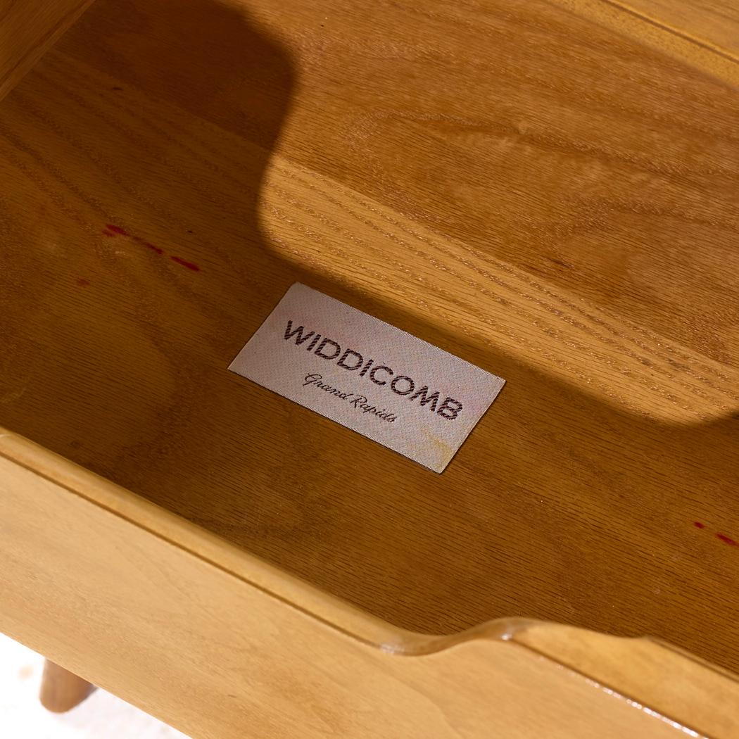 Credenza in noce di Robsjohn Gibbings per Widdicomb, metà del secolo scorso in vendita 5