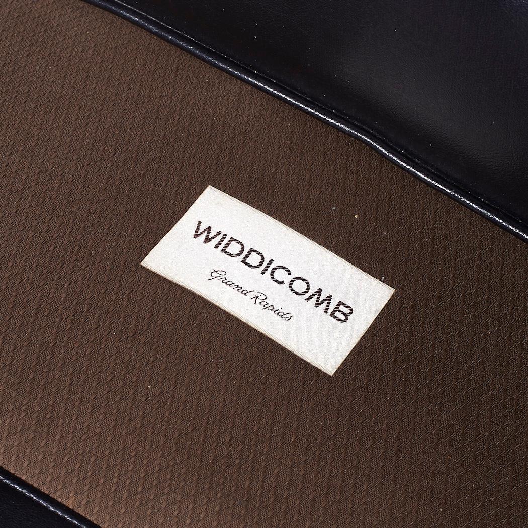 Robsjohn Gibbings para Widdicomb Silla Highback Lounge de nogal de mediados de siglo - Pareja en venta 6