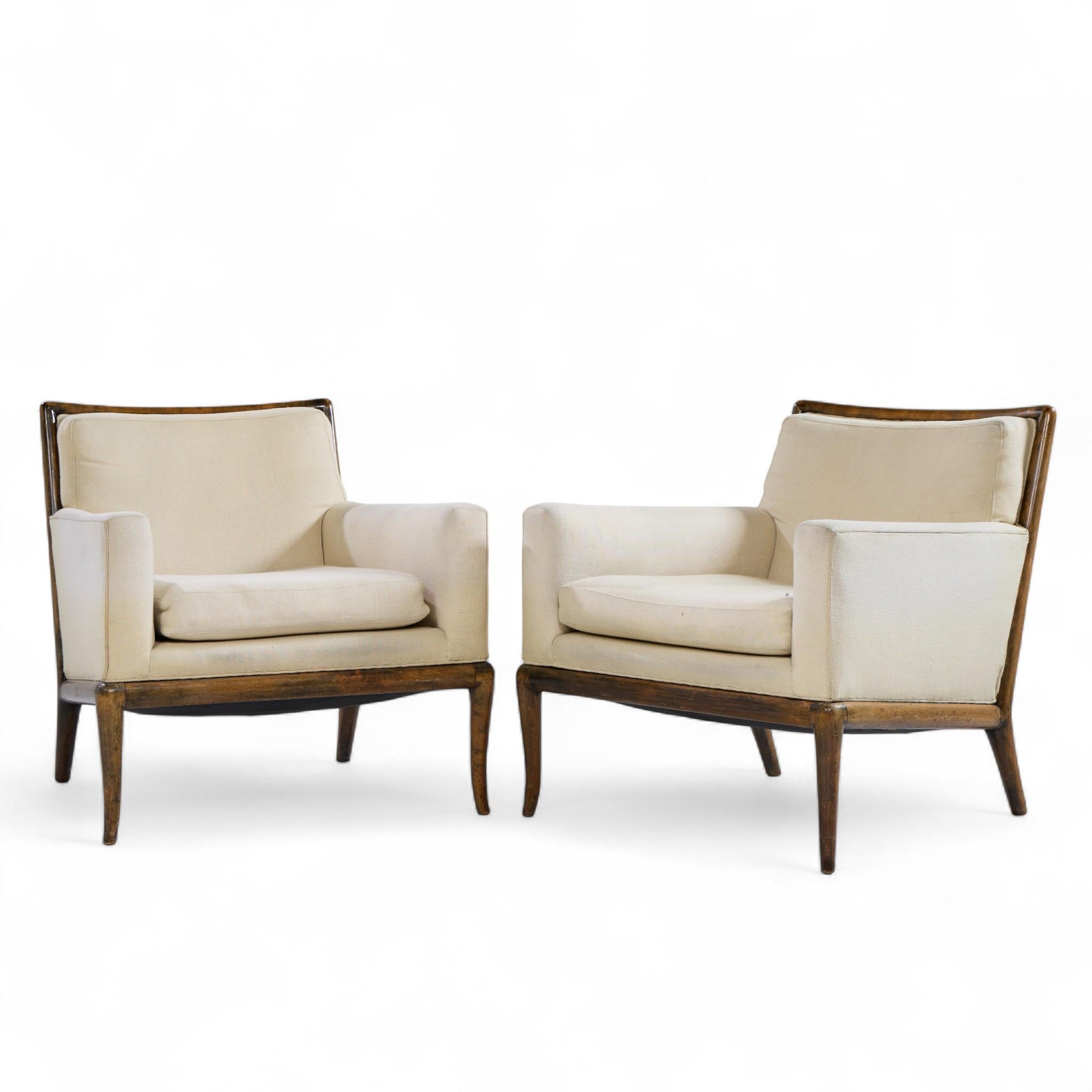 Mid-Century moderno Robsjohn Gibbings per Widdicomb - Sedia da salotto con gambe a sciabola in legno di noce - Coppia in vendita