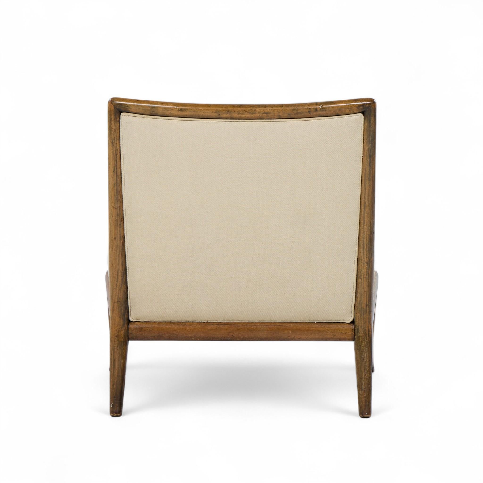 Robsjohn Gibbings per Widdicomb - Sedia da salotto con gambe a sciabola in legno di noce - Coppia in vendita 2