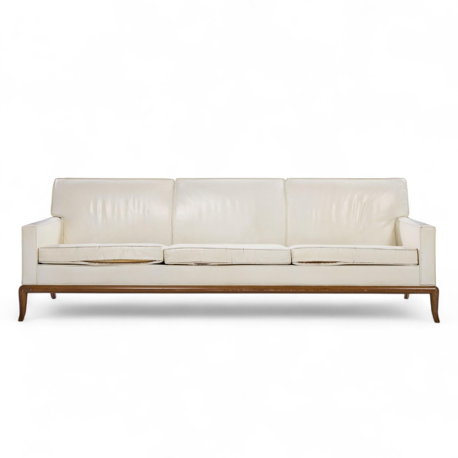 Robsjohn Gibbings for Widdicomb Mid Century Canapé en noyer

Ce canapé mesure : 92 de large x 34 de profond x 31 de haut, avec une hauteur d'assise de 16,25 et une hauteur d'accoudoir de 21 pouces.

Bon état Vintage - Le cadre du canapé présente de