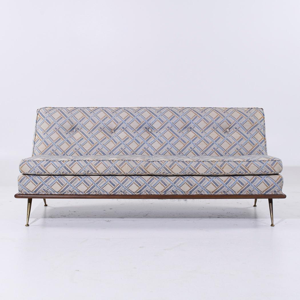 Robsjohn Gibbings pour Widdicomb Modèle 1727 Canapé du milieu du siècle en noyer et laiton

Ce canapé mesure : 74 large x 33 profond x 32 pouces de haut, avec une hauteur d'assise de 18 pouces.

Tous les meubles peuvent être achetés dans ce que nous
