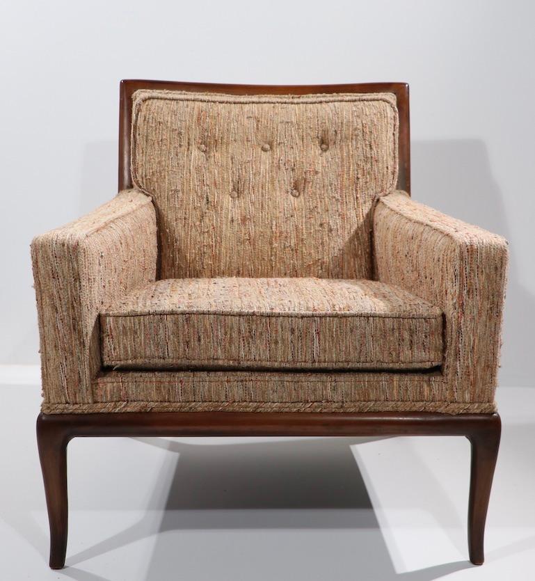 Chic and stylish Robsjohn Giggings design for Widdicomb Furniture lounge chair in original, untouched condition. Clean and ready to use as is, or reupholster to taste if you prefer a new fabric.
Total H 29.5 x arm H 22 x seat H 17 inches. This lot