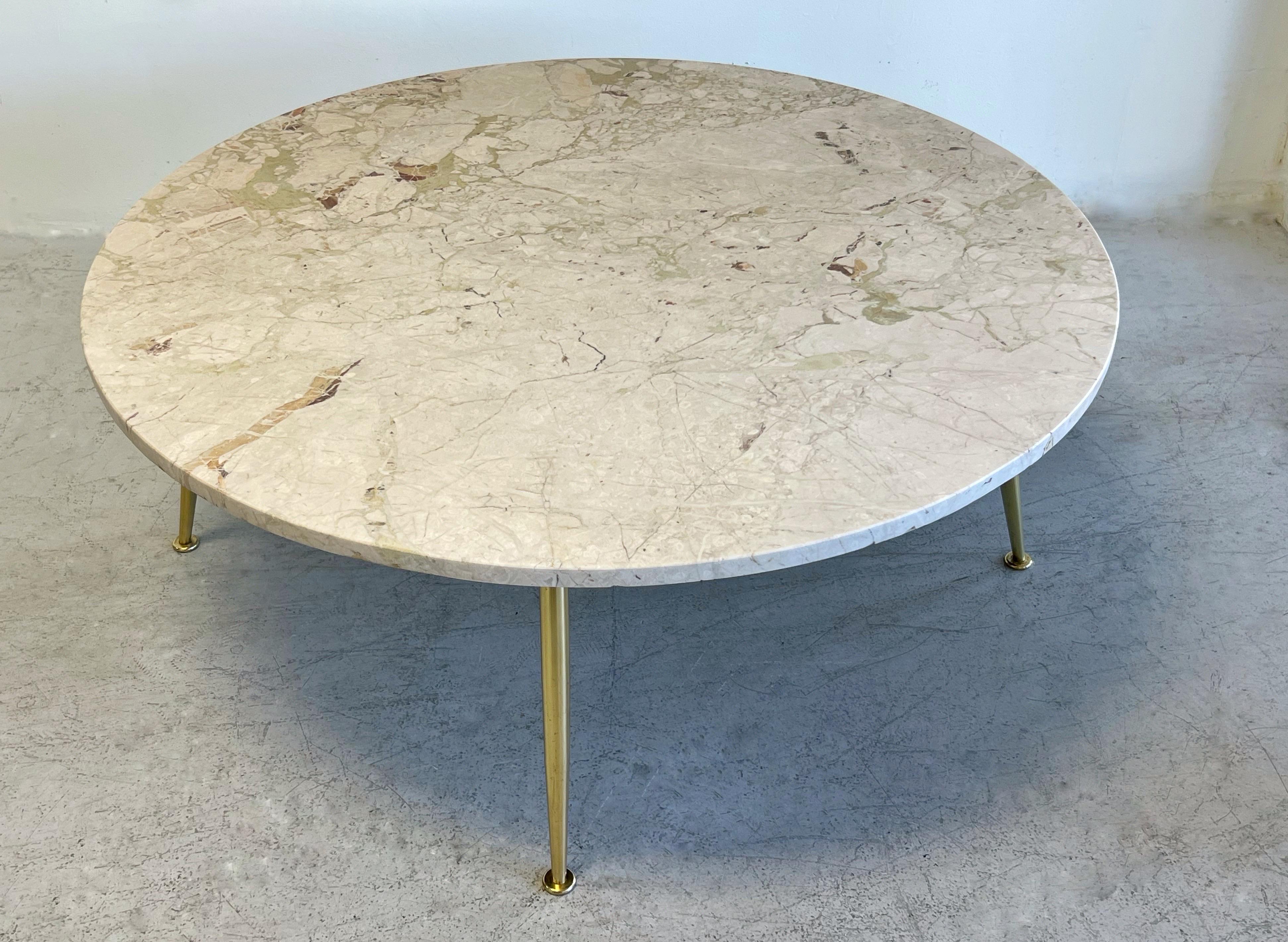 Robsjohn Gibbings Style Marble and Brass Coffee Table In Good Condition In Miami, FL