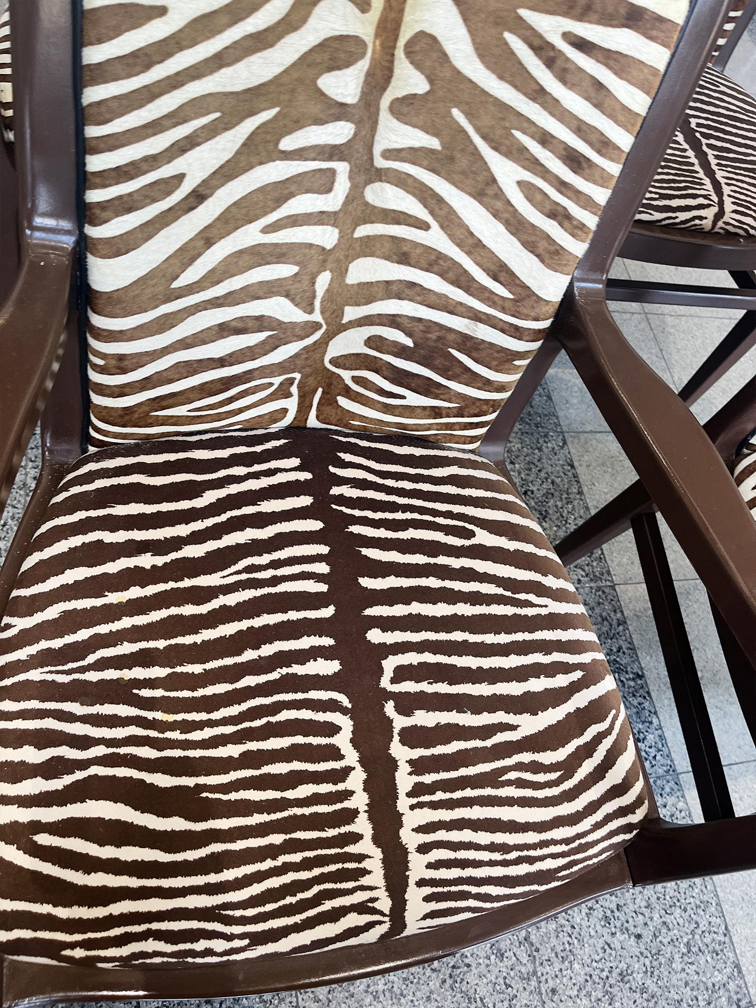 Chaises de salle à manger à imprimé zébré de style Robsjohn-Gibbings - Un ensemble de 7 en vente 1