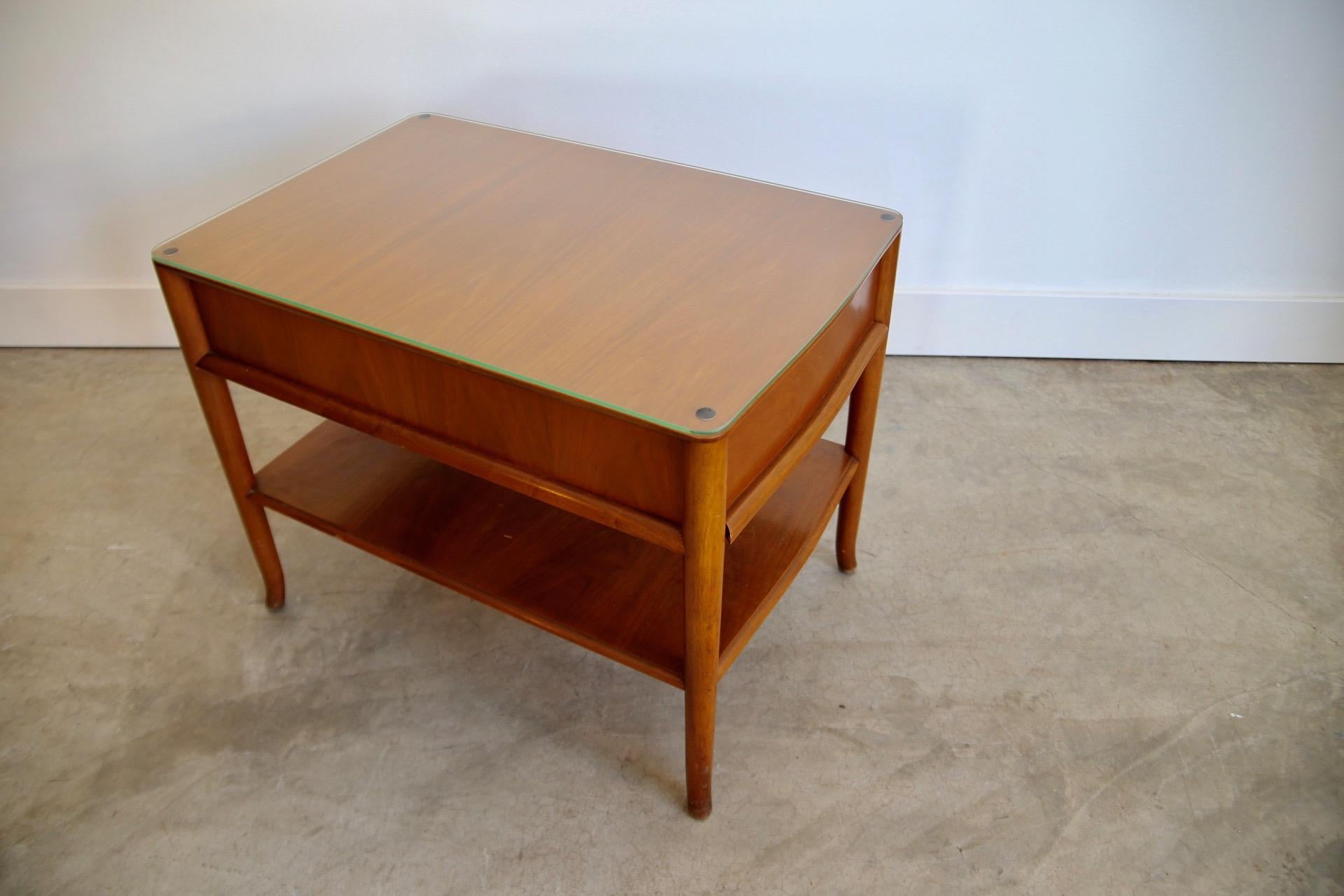 Robsjohn Gibbings Widdicomb End Table In Good Condition In St. Louis, MO
