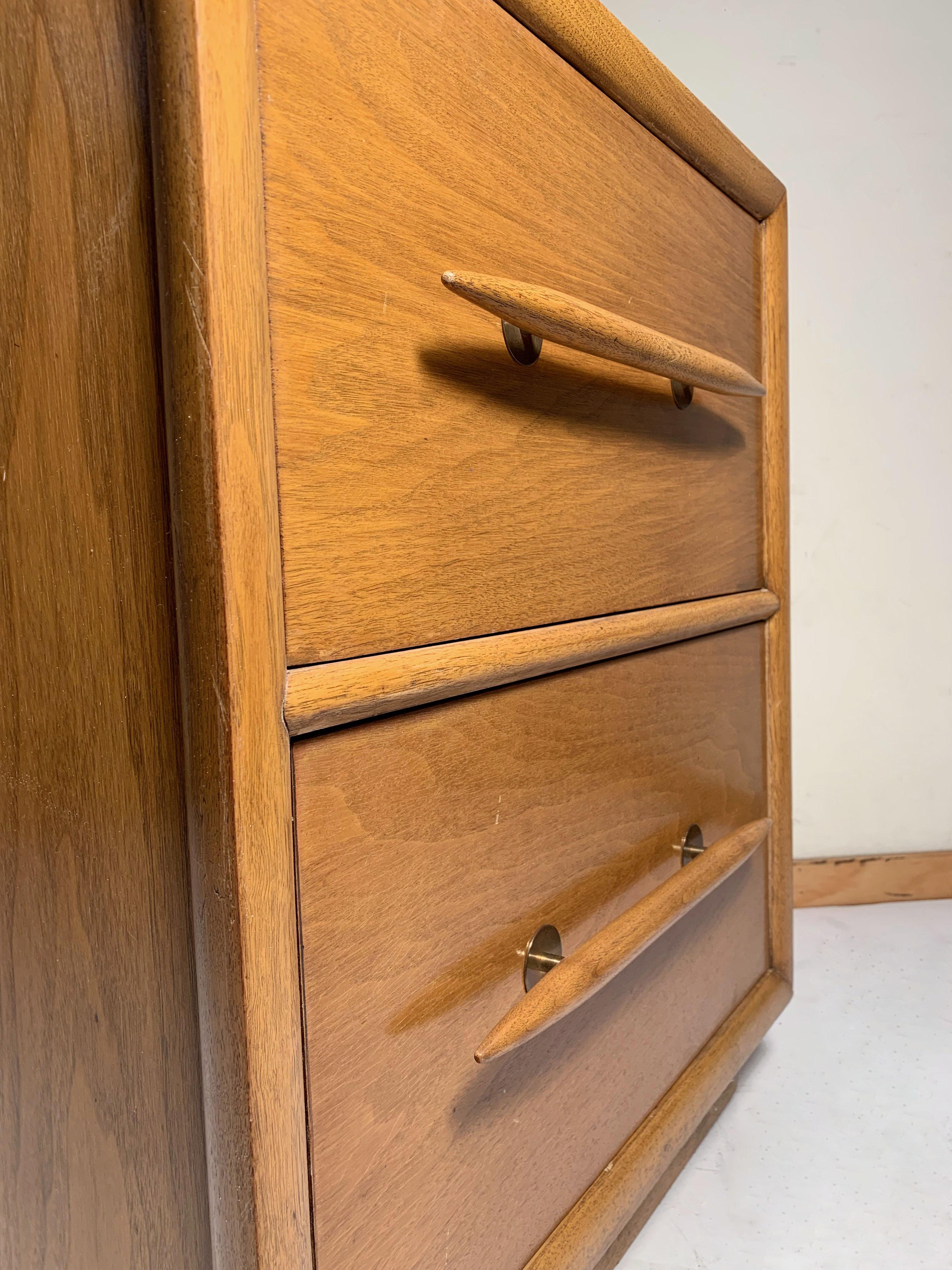 Robsjohn Gibbings Widdicomb Nightstand End Table Chest of Drawers In Good Condition In Chicago, IL