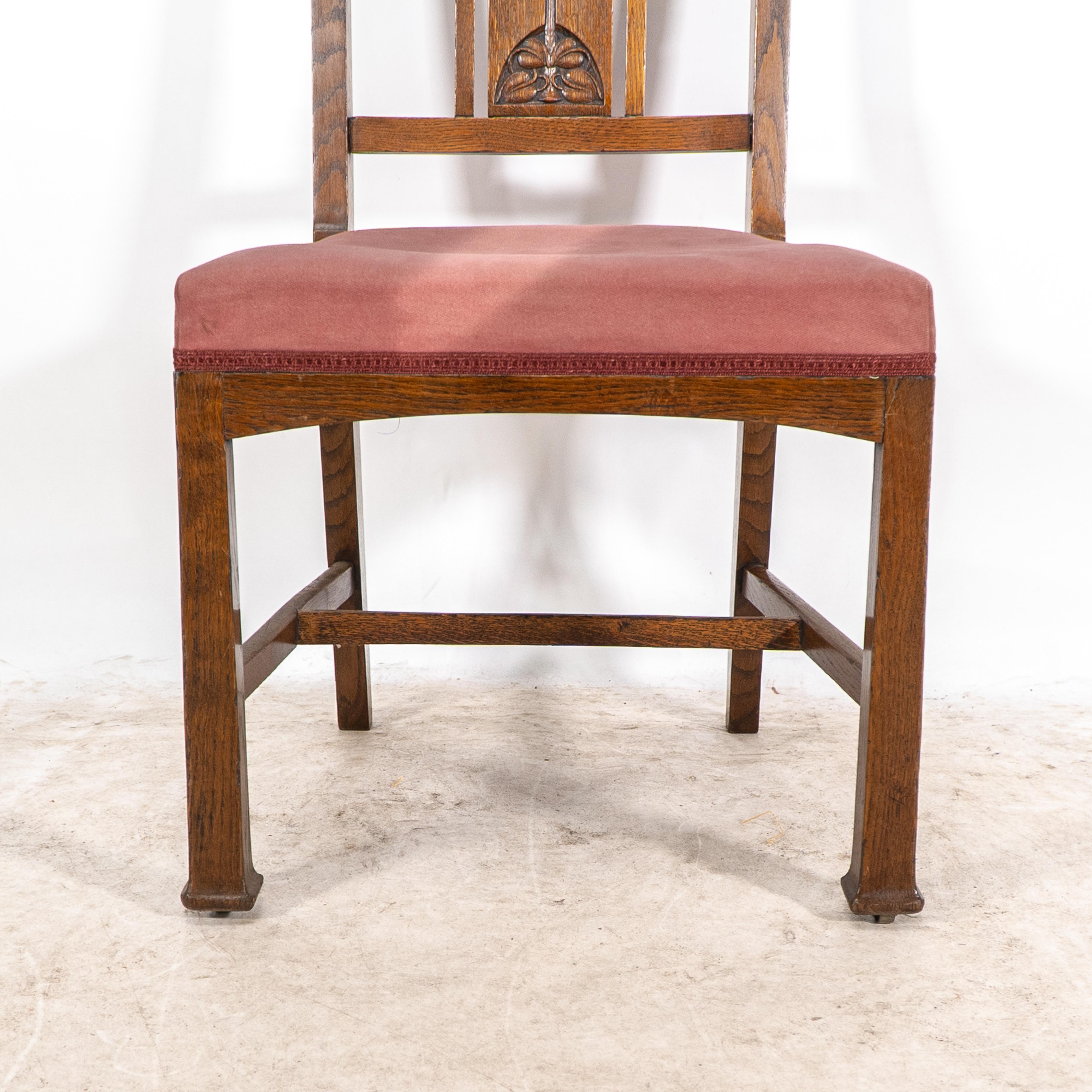Robson & Sons. Set di 4 sedie da pranzo Arts & Crafts in quercia con schienali floreali intagliati in vendita 7