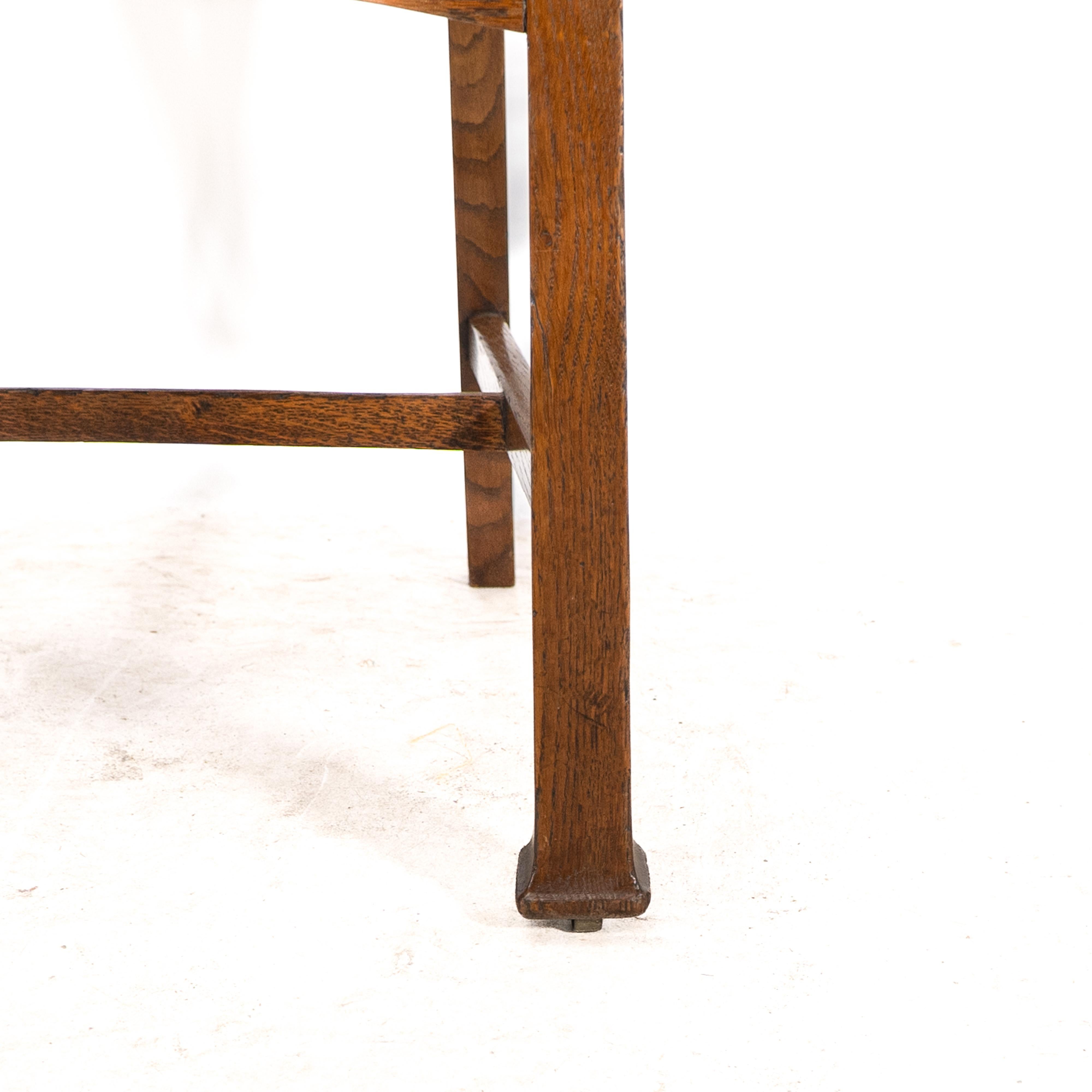 Robson & Sons. Set di 4 sedie da pranzo Arts & Crafts in quercia con schienali floreali intagliati in vendita 9