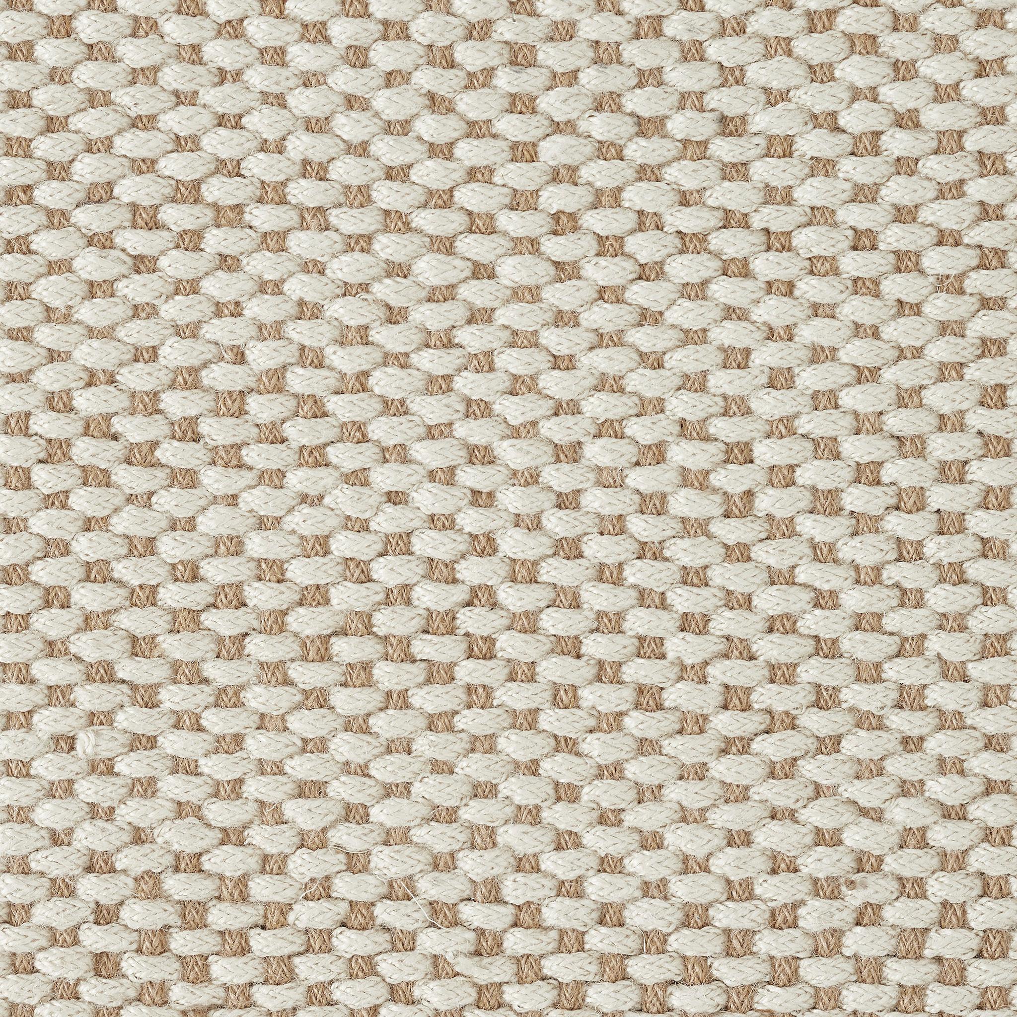 Firm yet flexible, Robur draws its inspiration from the movement of water as it carves its way through nature. Starting with the weaving of a single cord made from 100% handspun jute, Roburís resilient texture is balanced every so slightly by its