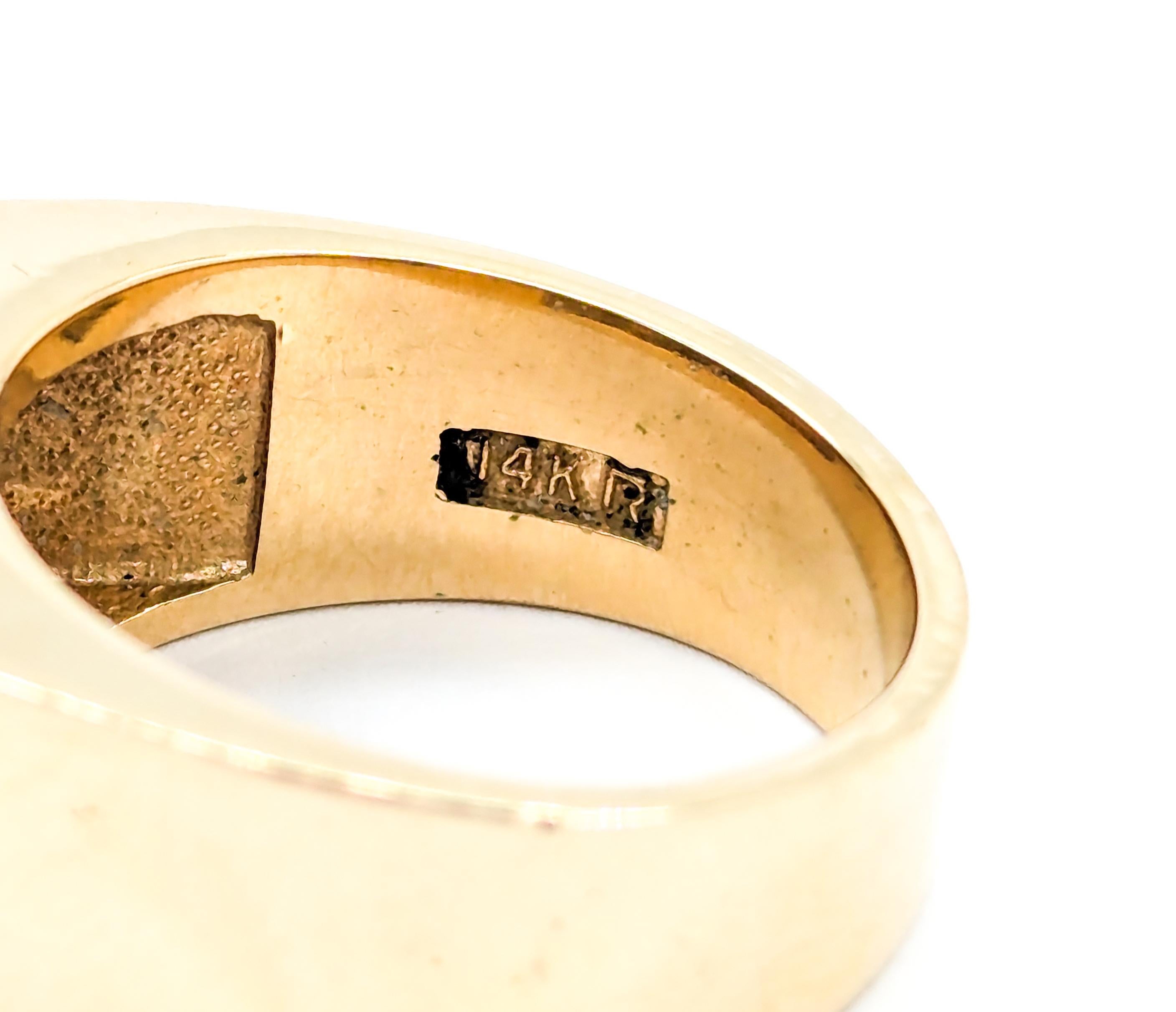 Robuste bague large en or jaune avec grenat de 2,40ctw en vente 2