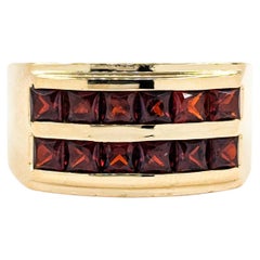Robuste bague large en or jaune avec grenat de 2,40ctw