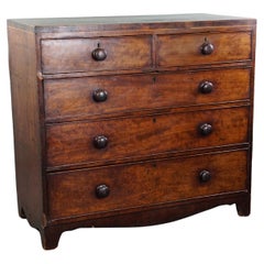 Robust antique English mahogany chest of 5 drawers from the mid-19th century