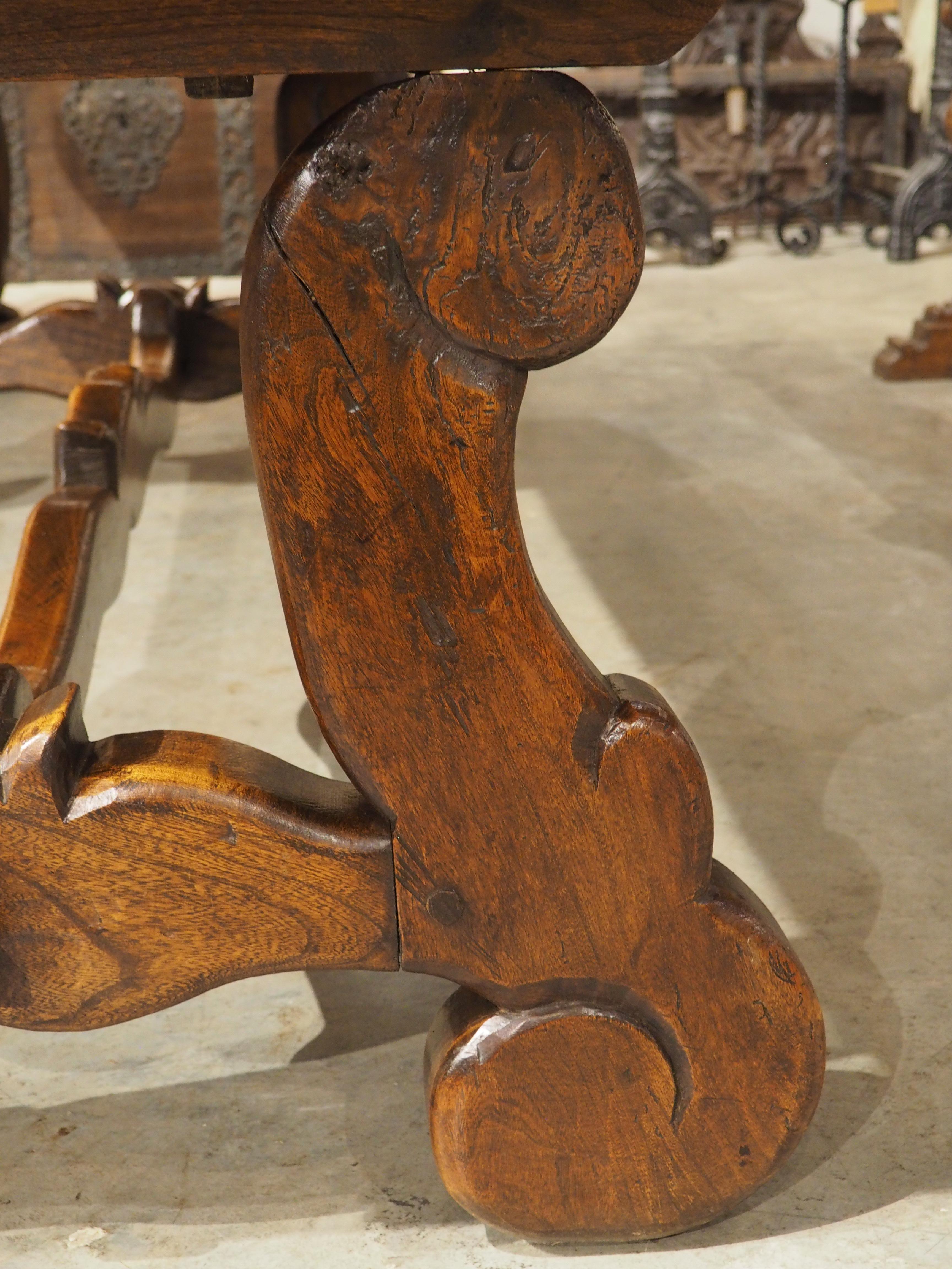 Robust Carved Elm Dining Table from Spain, Early 1900s For Sale 4