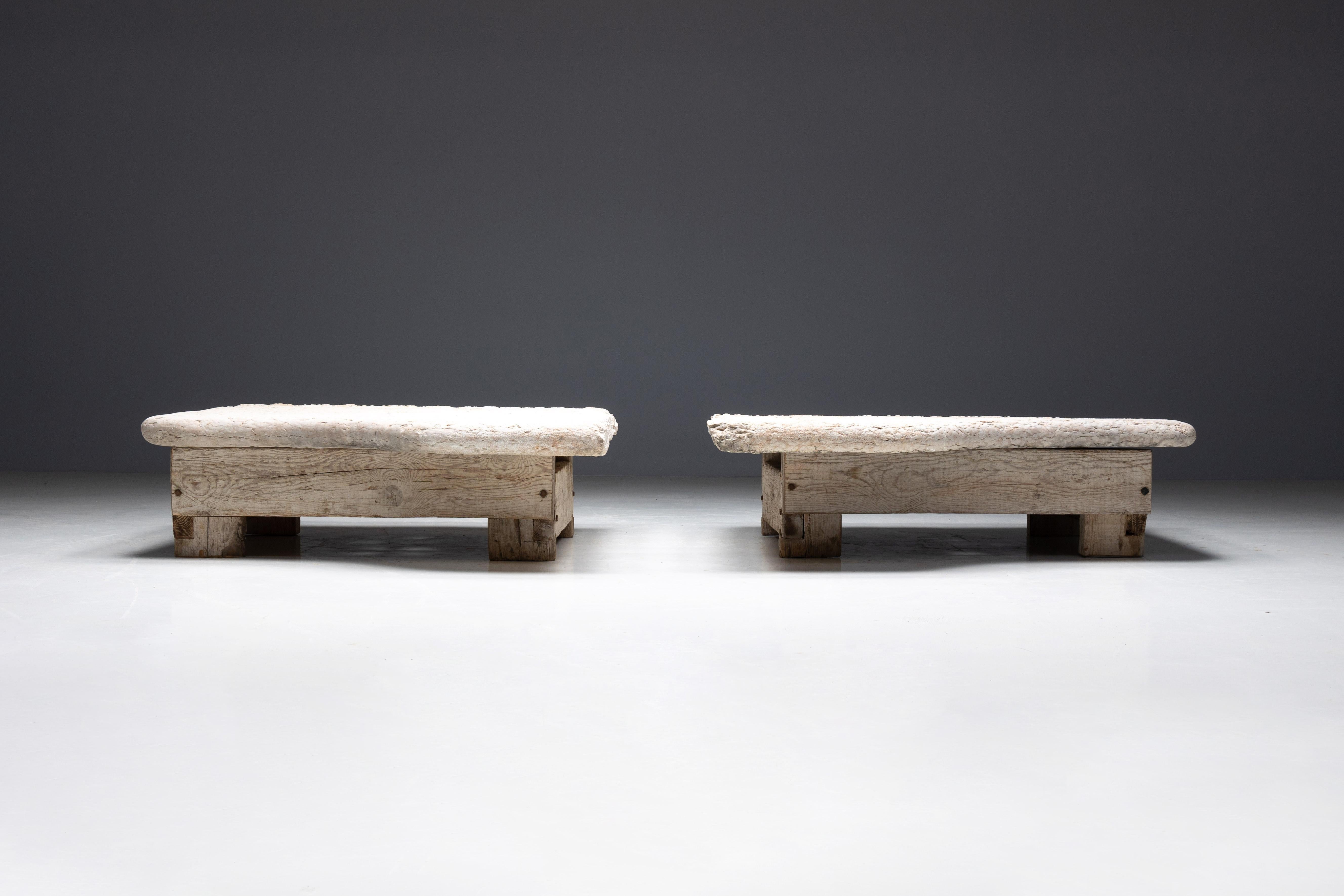 Brutalisme Tables basses robustes en pierre de ferme, Italie, XIXe siècle en vente