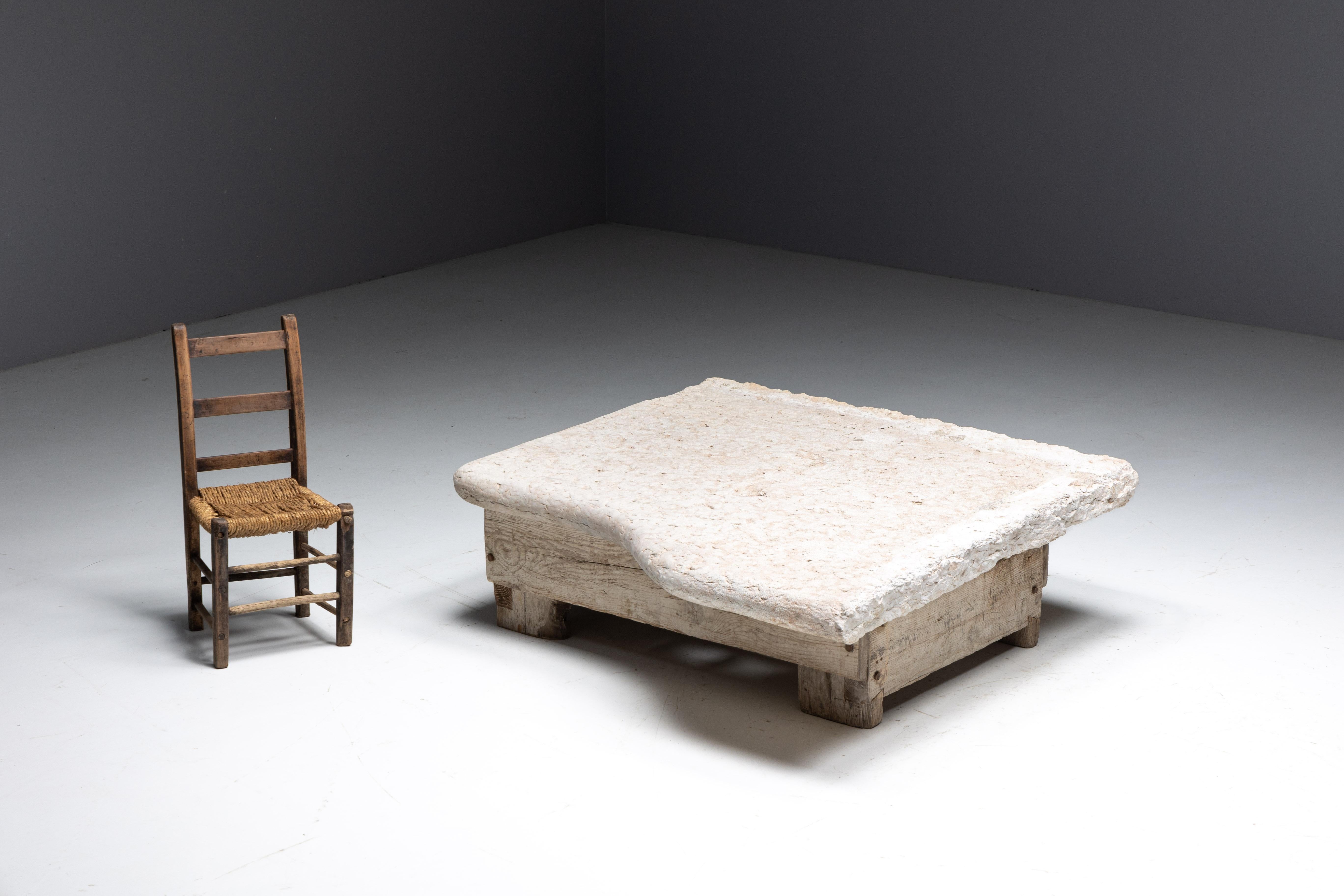 Tables basses robustes en pierre de ferme, Italie, XIXe siècle en vente 3