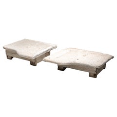 Tables basses robustes en pierre de ferme, Italie, XIXe siècle