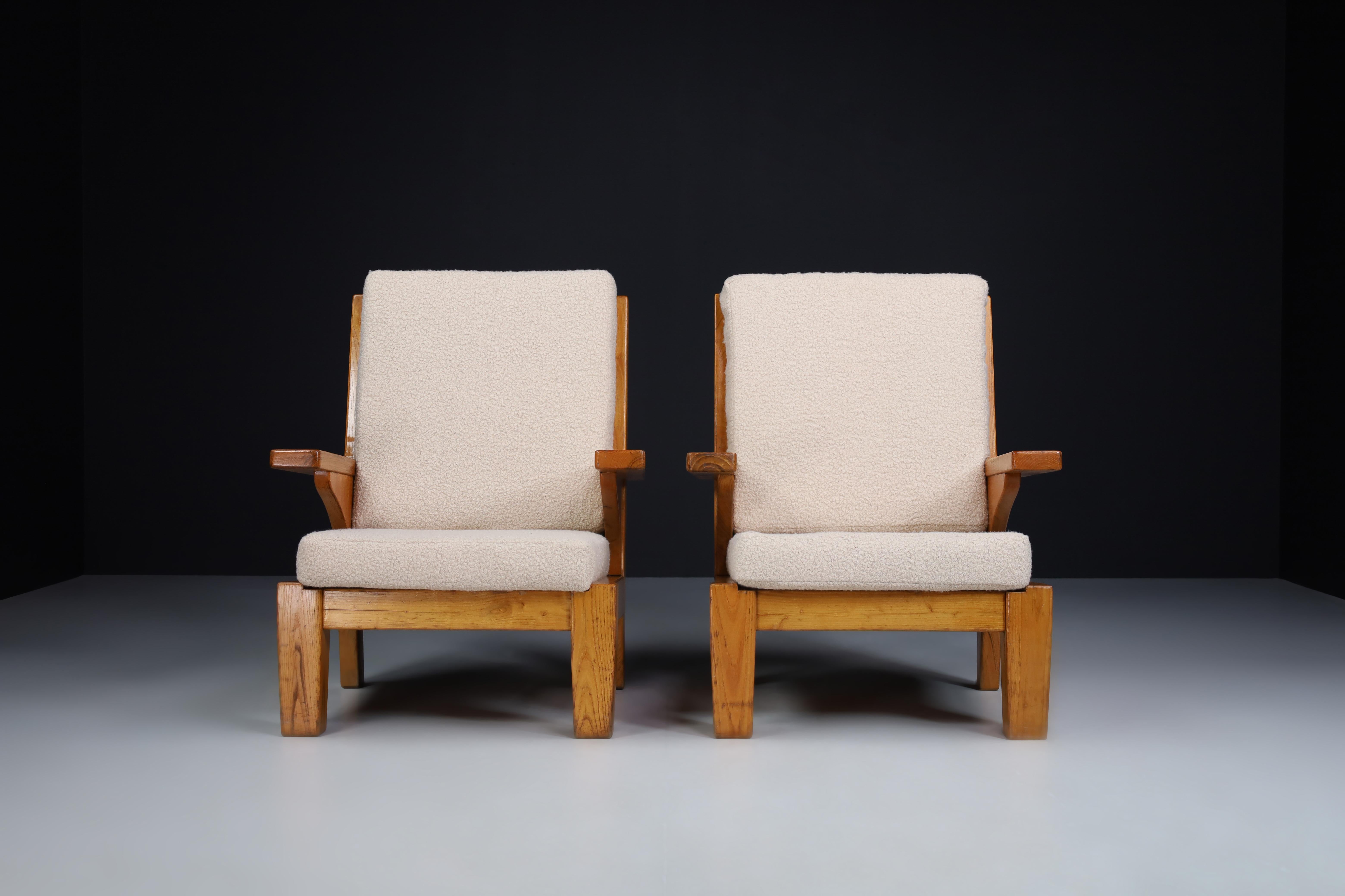Mid-Century Modern Robust Pine and Teddy Fabric lounge Chairs, Spain 1960s   For Sale