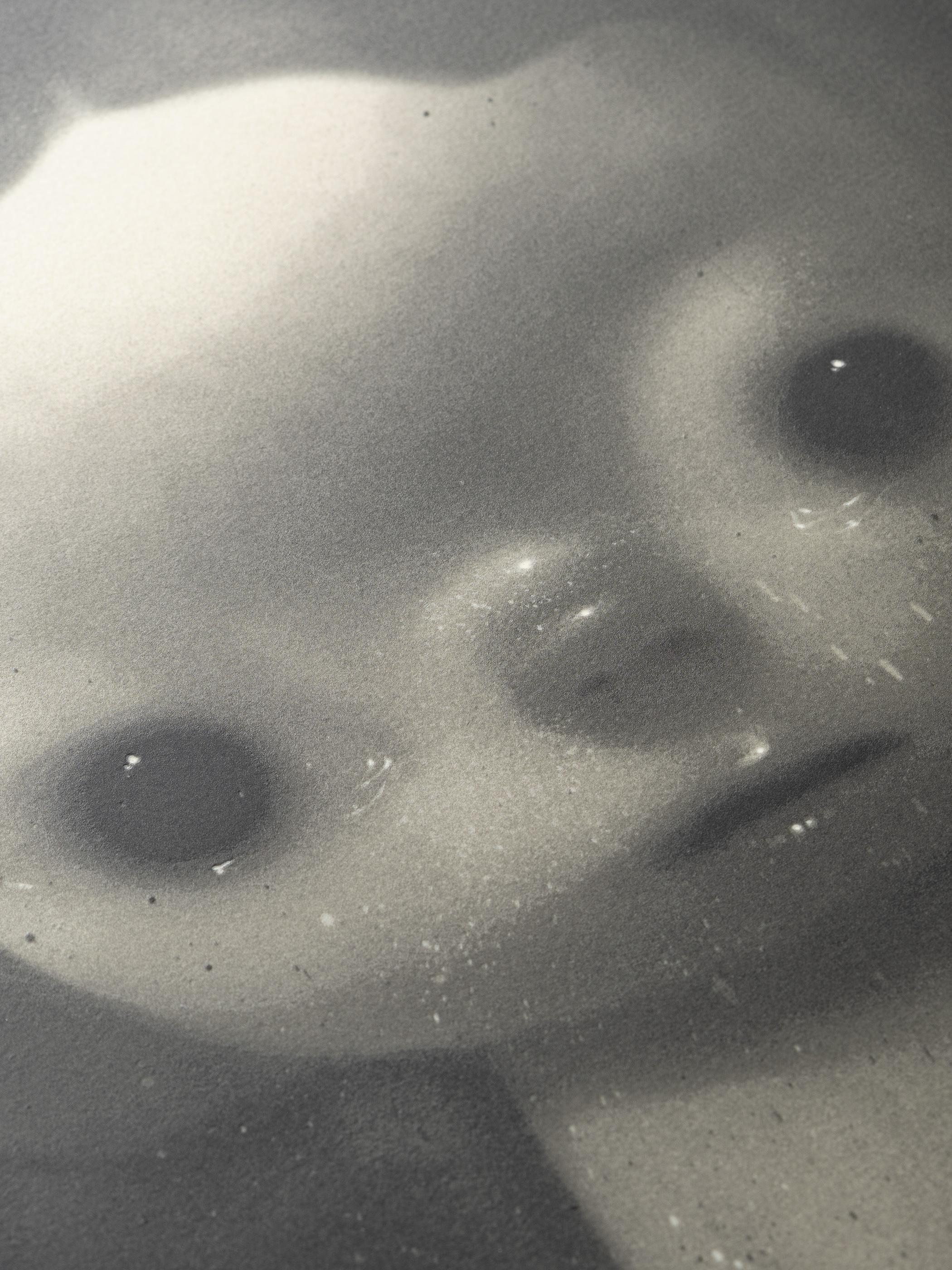 ROBY DWI ANTONO  OKTA Edición limitada firmada y numerada Contemporánea Moderna - Print Moderno de Roby Dwi Antono