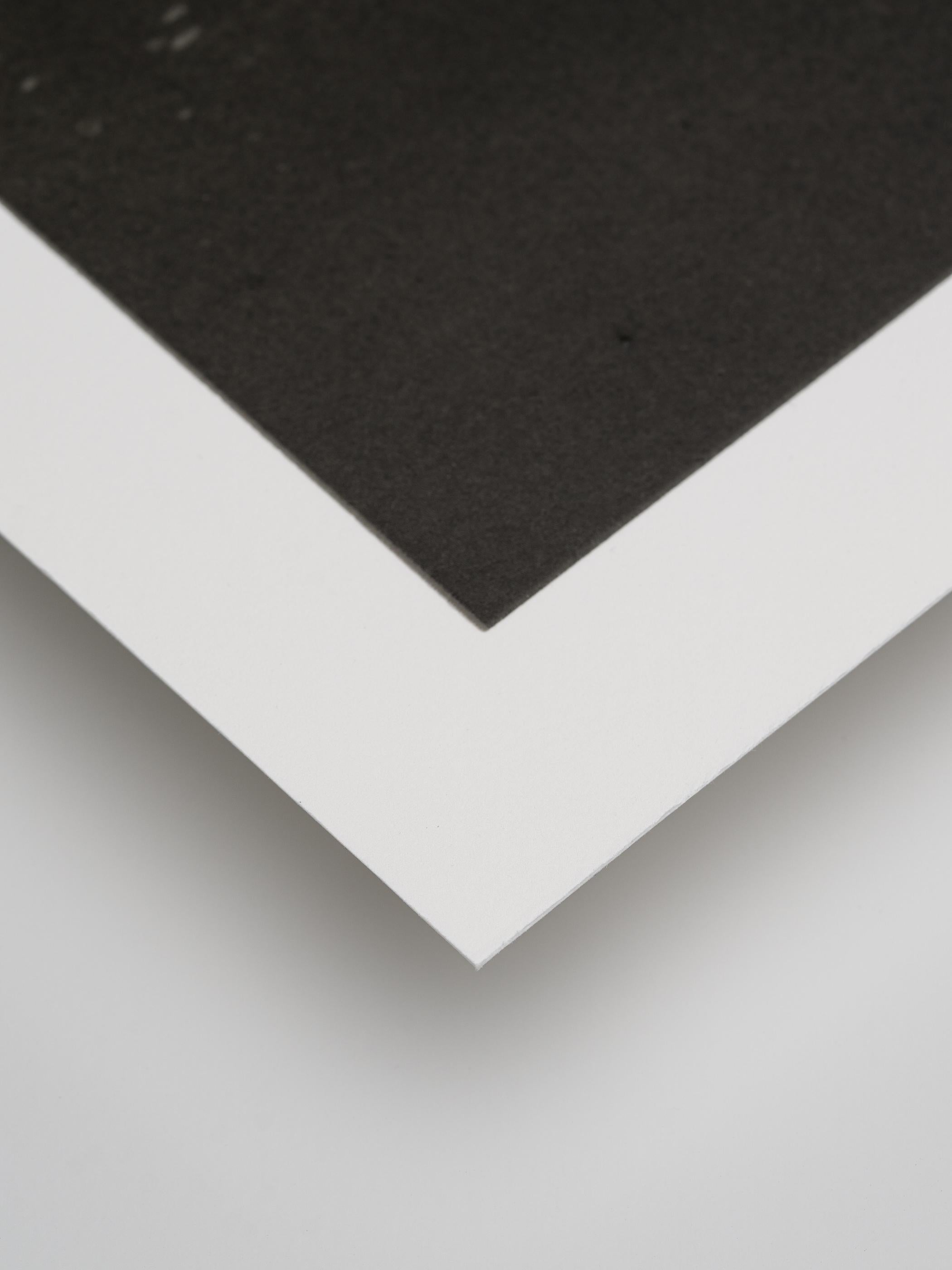 Roby Dwi Antono - OKTA

Fecha de creación: 2022
Soporte: Serigrafía con tintas UV curables sobre papel Somerset
Edición: 200
Tamaño: 50 x 44 cm
Estado de conservación: En perfecto estado y nunca enmarcado

Esta obra de arte de edición limitada,