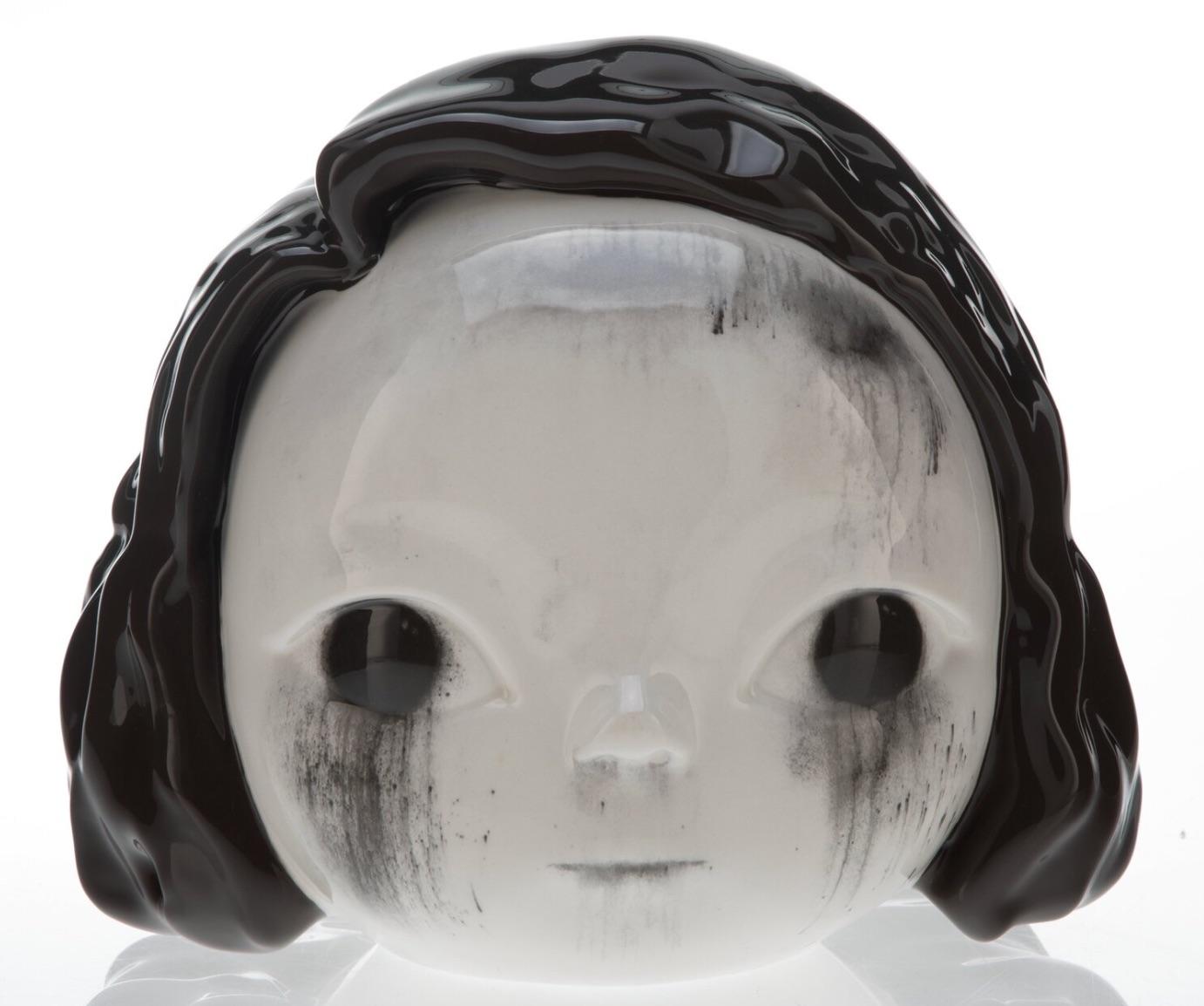 Roby Dwi Antono
BIAS II, 2022
Ceramic
9 1/2 × 11 1/2 × 10 1/4 in  24.1 × 29.2 × 26 cm
Edition of 75 with 2SP.
This piece is 2/2 SP
Signed on certificate of authenticity and printed signature at the bottom of the piece.
Publisher - Avant Arte
