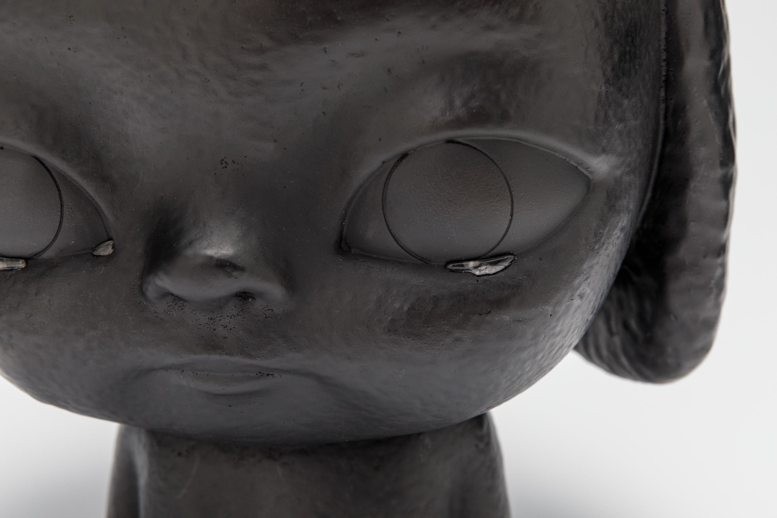 Robys Dwi Antono - KIRA SCULPTURE (NOIR)

Date de création : 2021
Moyennement : Sculpture en bronze avec patine noire et larmes en résine cristalline.
Edition : 75 + AP
Taille : 31 x 26 x 23 cm
Condit : En parfait état, à l'intérieur de sa boîte